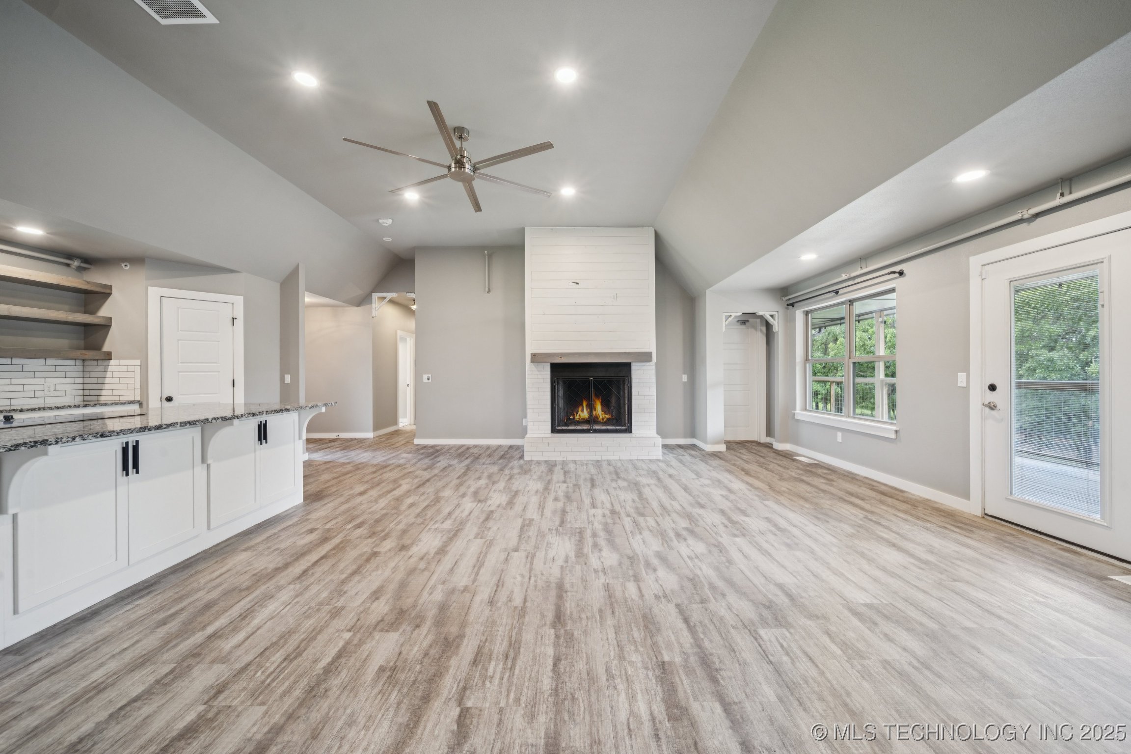 13329 Kevin Lane Property Photo 11