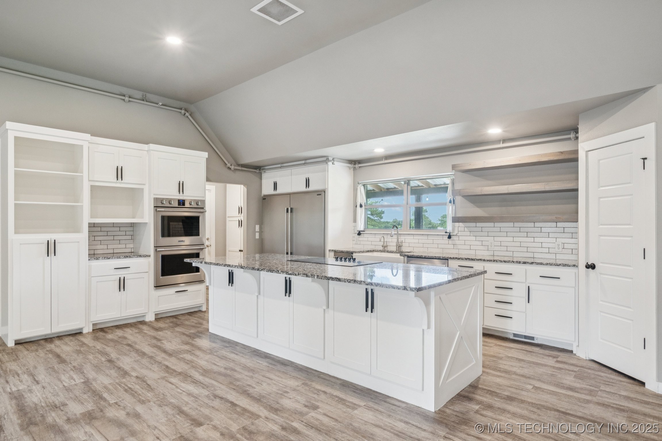 13329 Kevin Lane Property Photo 13