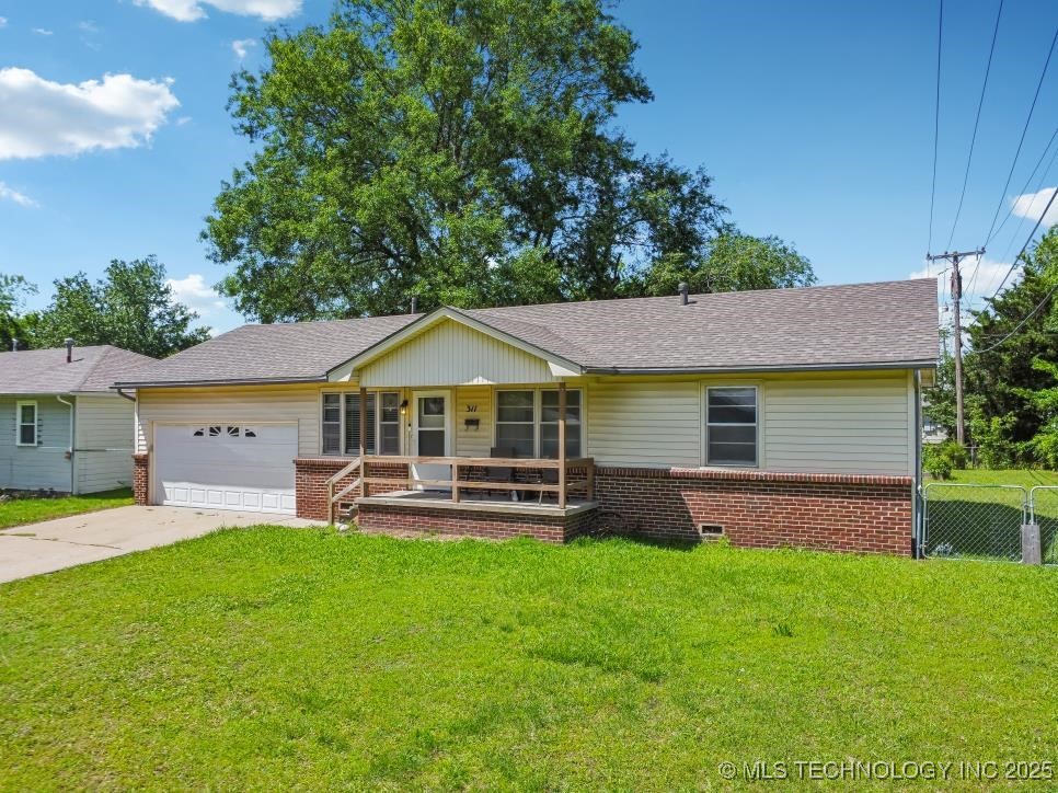 311 SE 12th Street Property Photo 1