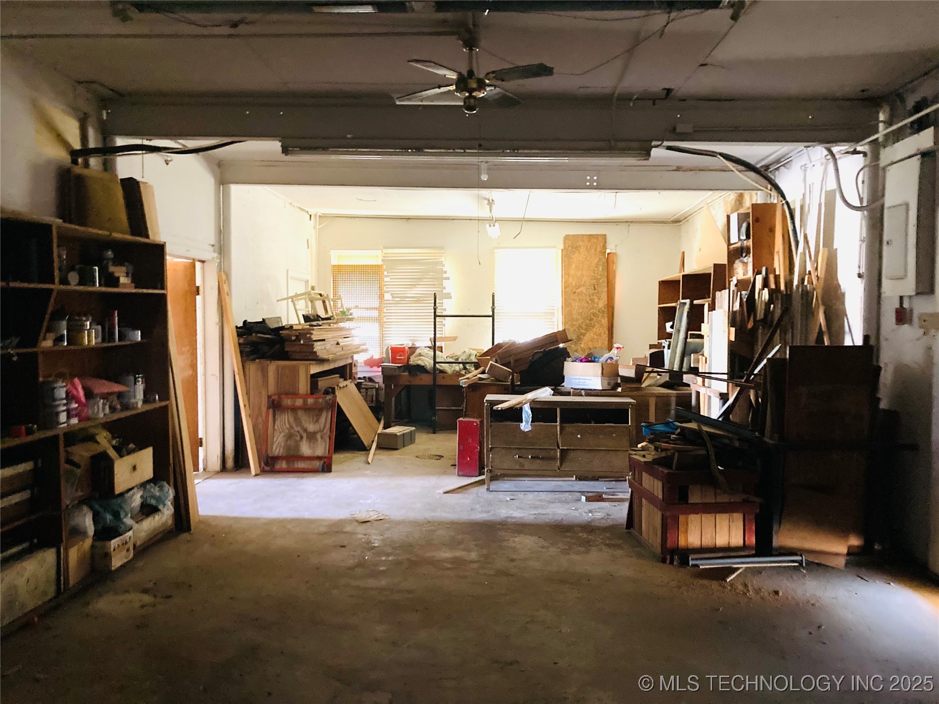 301 W Broadway Street Property Photo 5