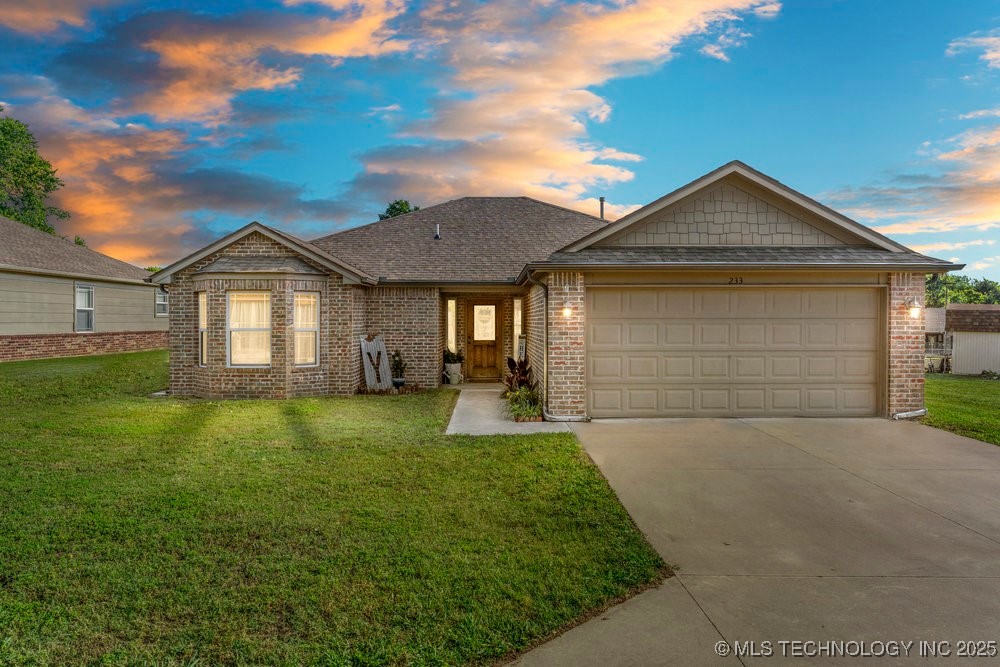 233 Murray Place Property Photo