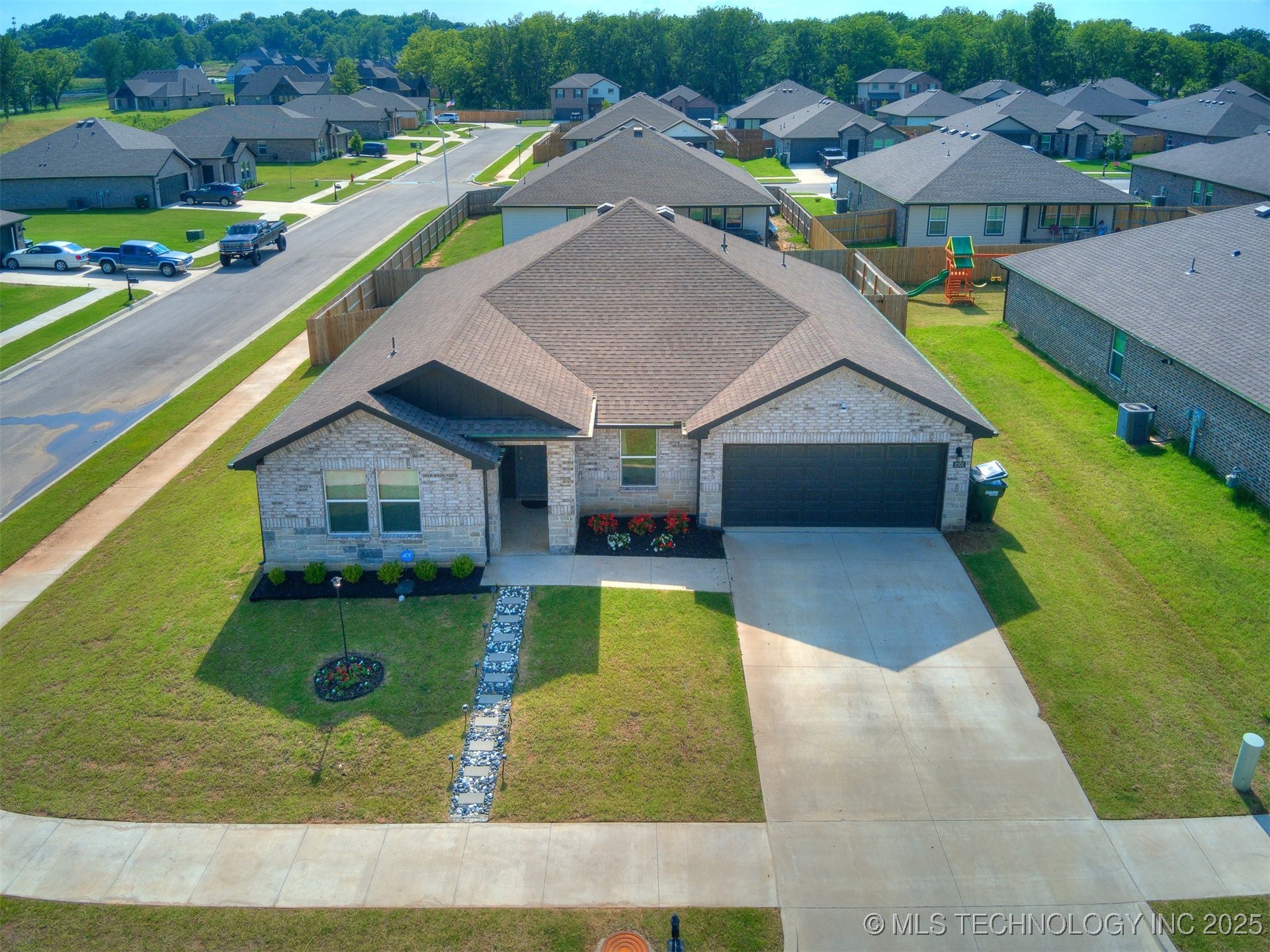 2701 Se Spring Creek Street Property Photo