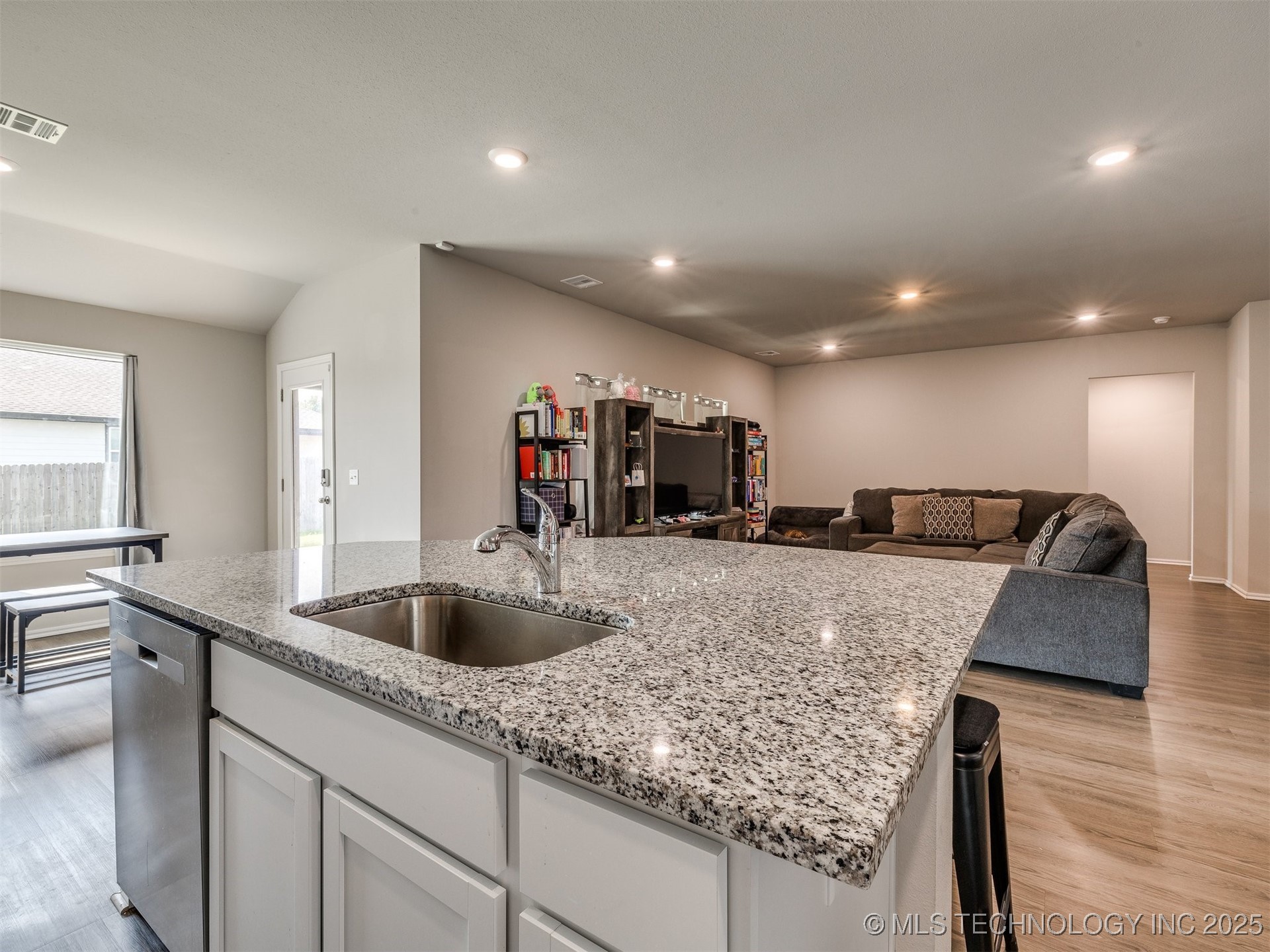 2701 Se Spring Creek Street Property Photo 10