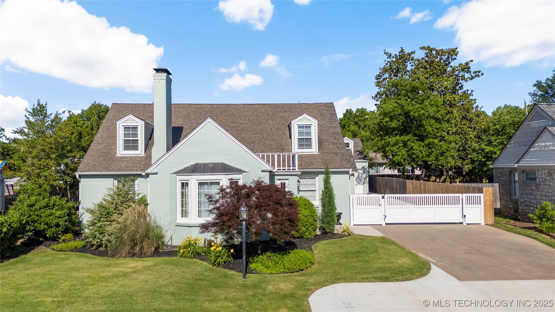 2534 S Delaware Avenue Property Photo
