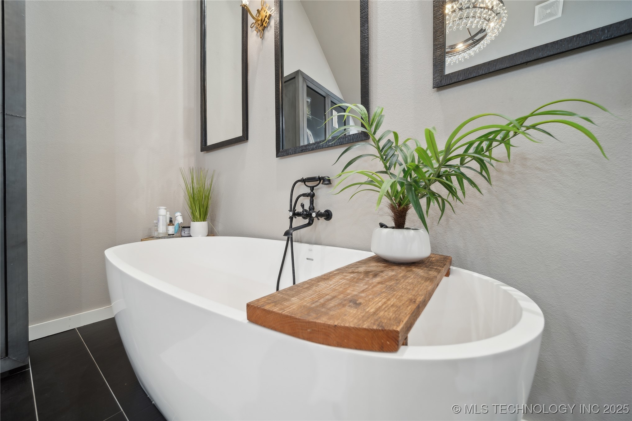 20119 E Willis Road Property Photo 21