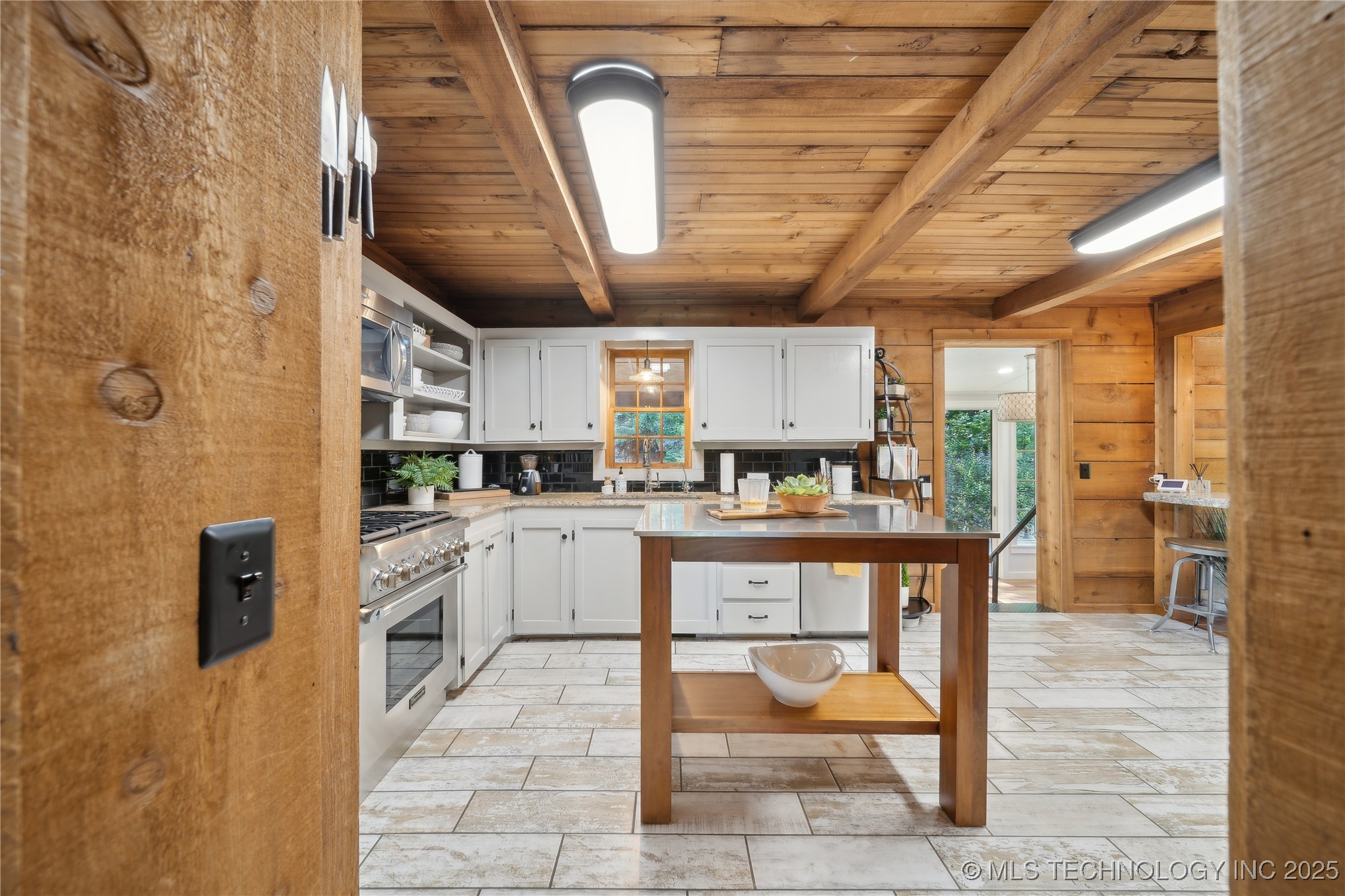 20119 E Willis Road Property Photo 32