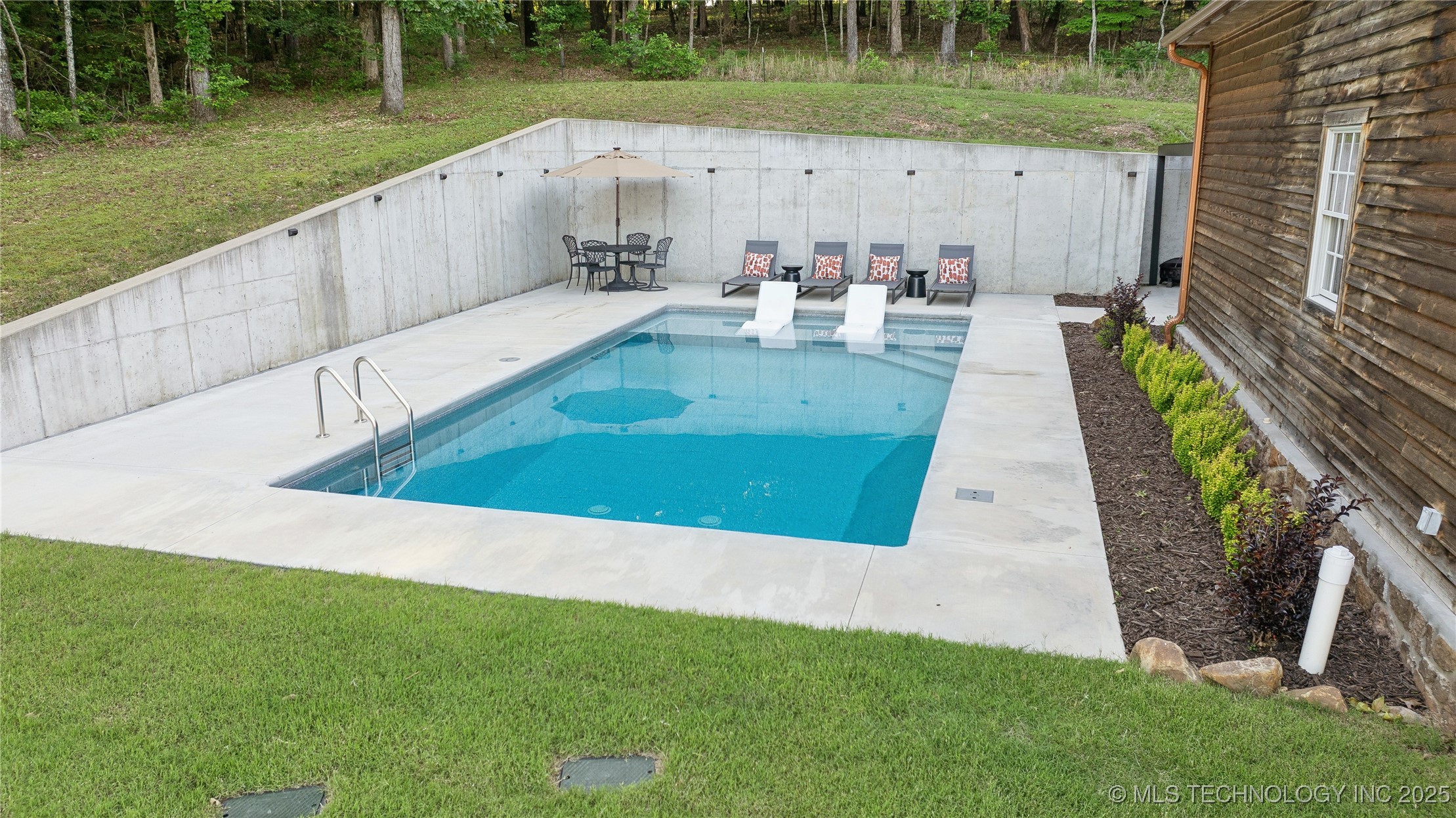 20119 E Willis Road Property Photo 45