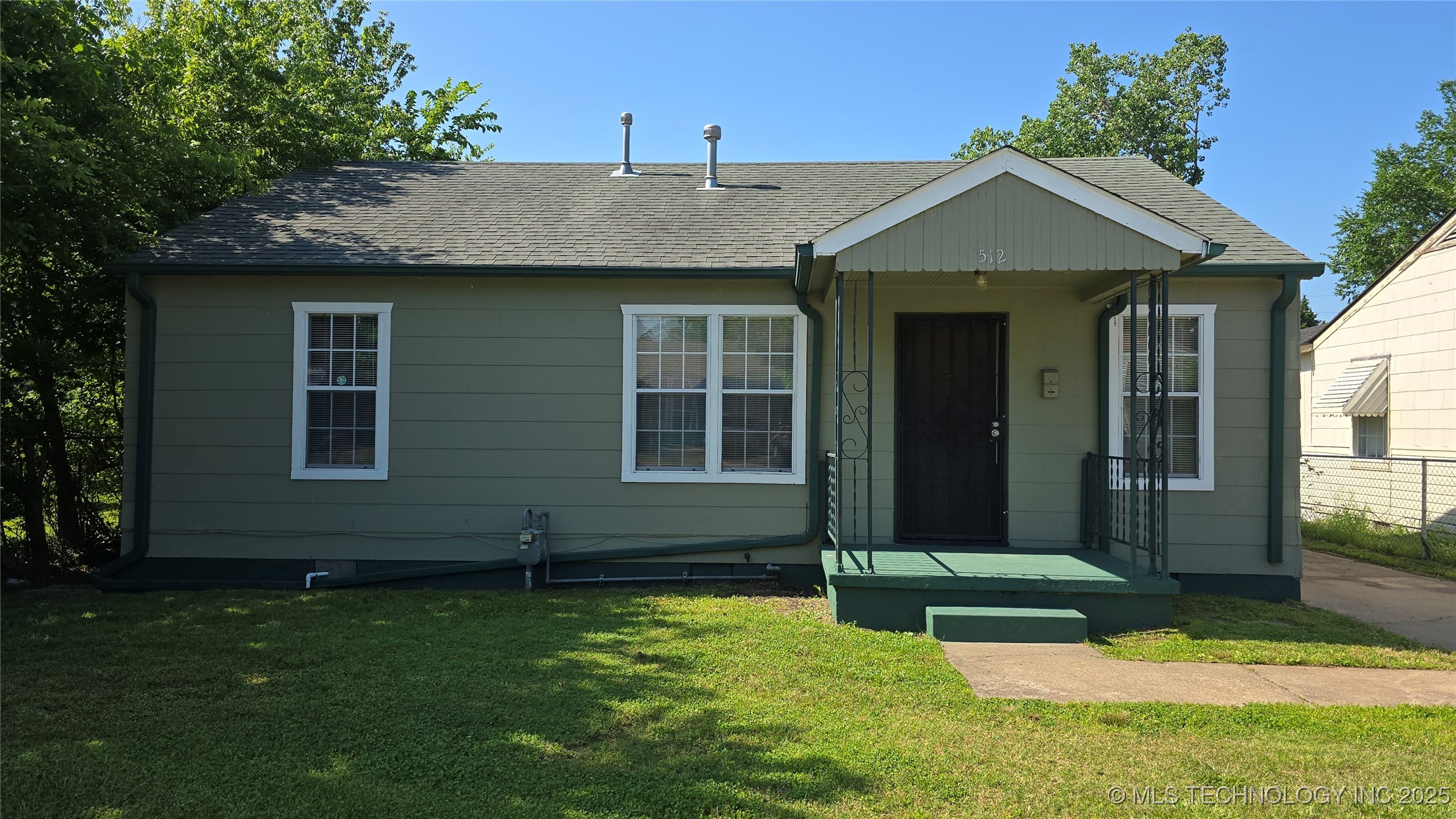 512 E Xyler Street Property Photo 1
