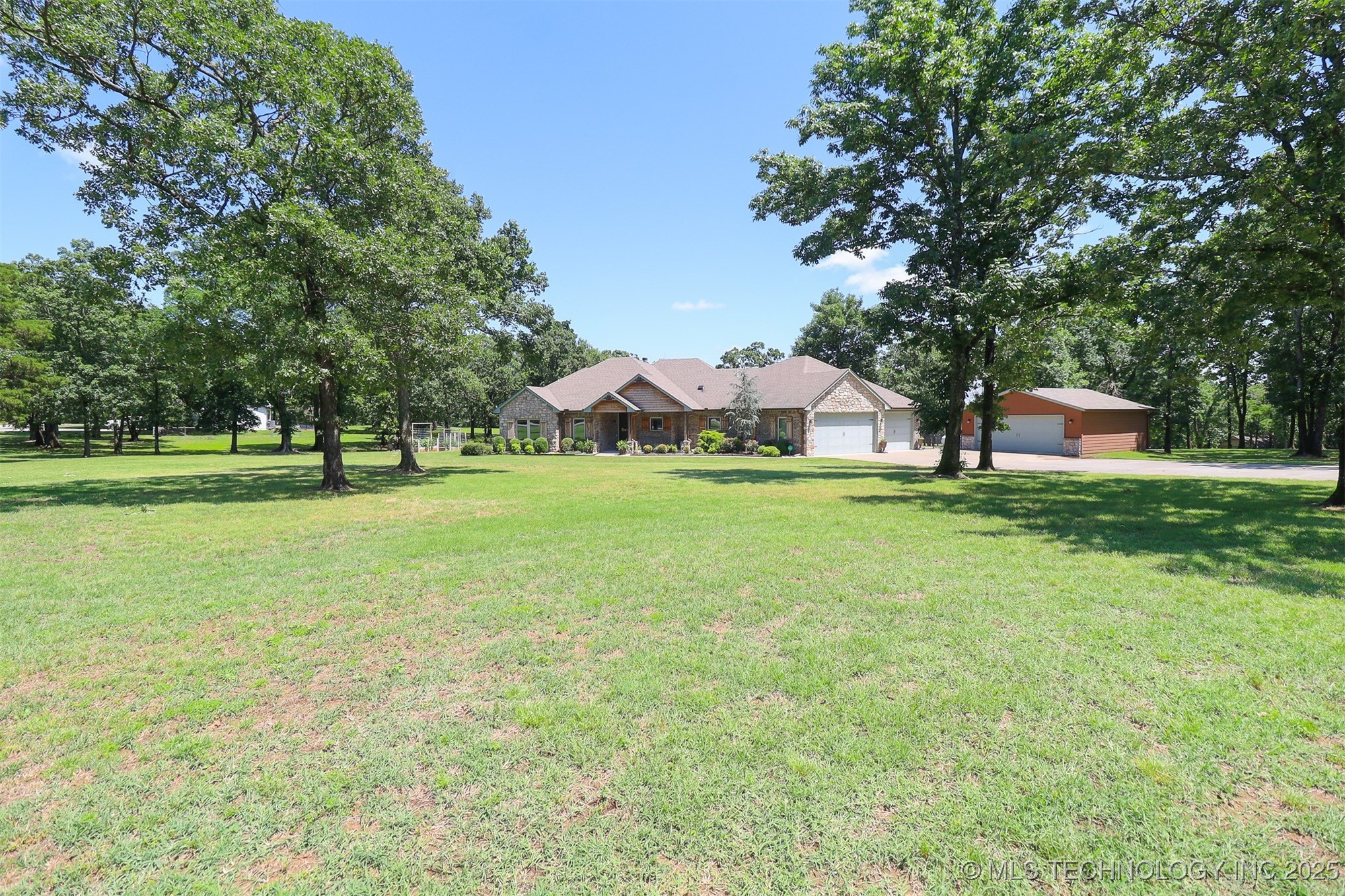 17061 S Creekwood Trail Property Photo