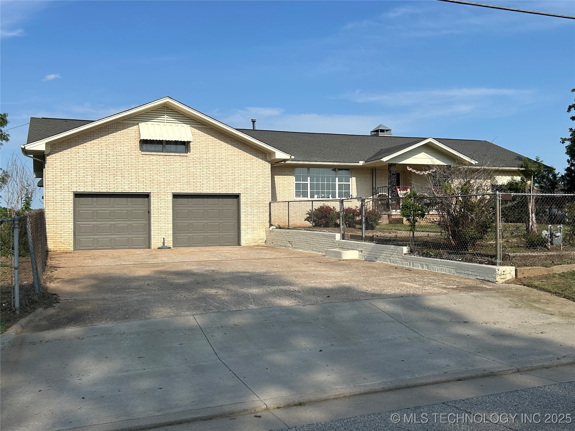 703 S Riverview Drive Property Photo