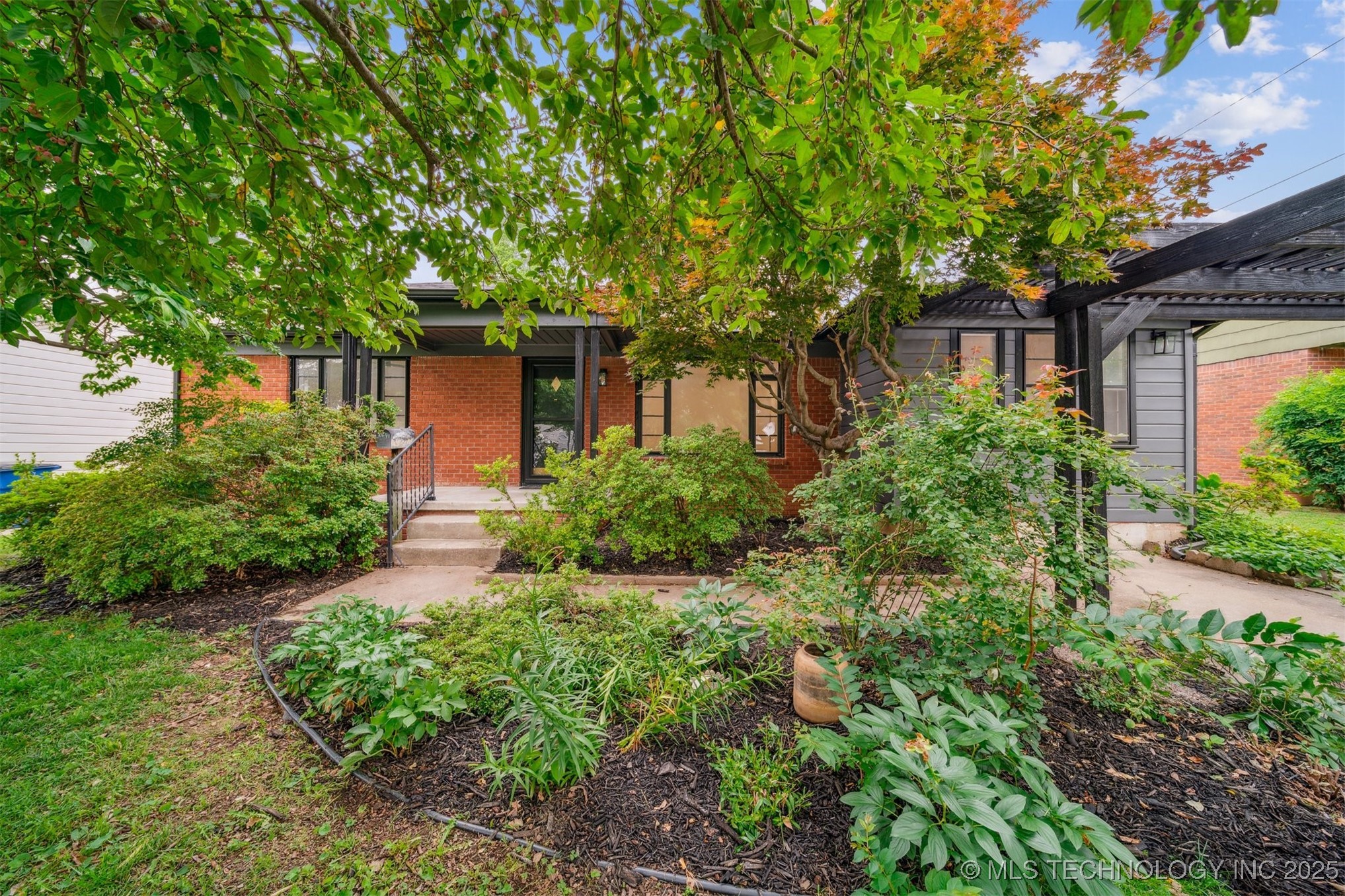 2644 S Vandalia Avenue Property Photo