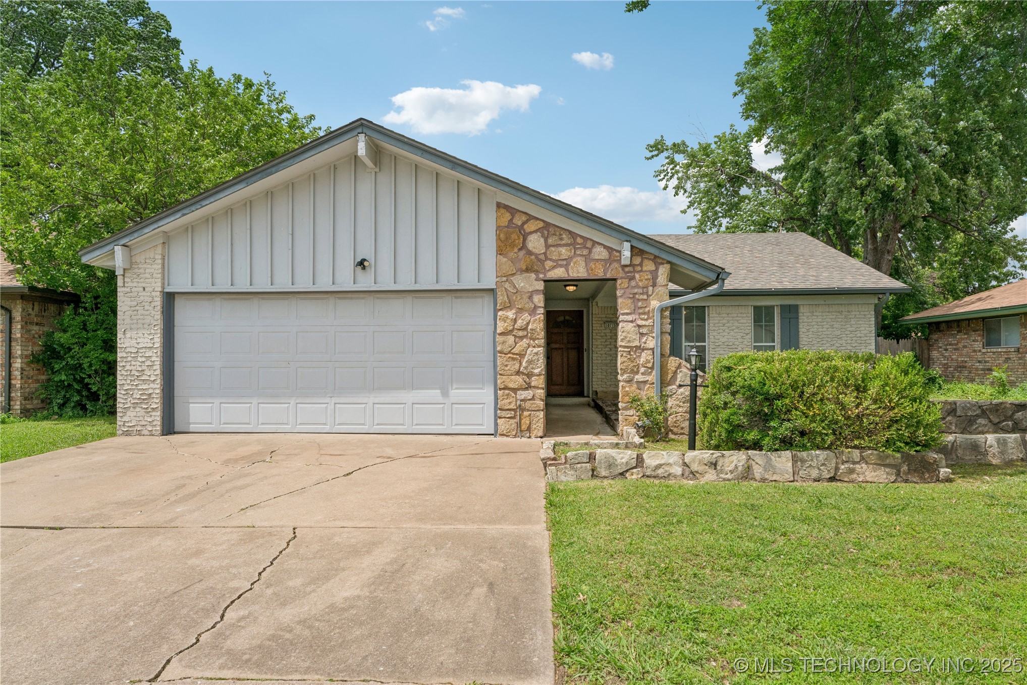 10715 E 29th Street Property Photo 1