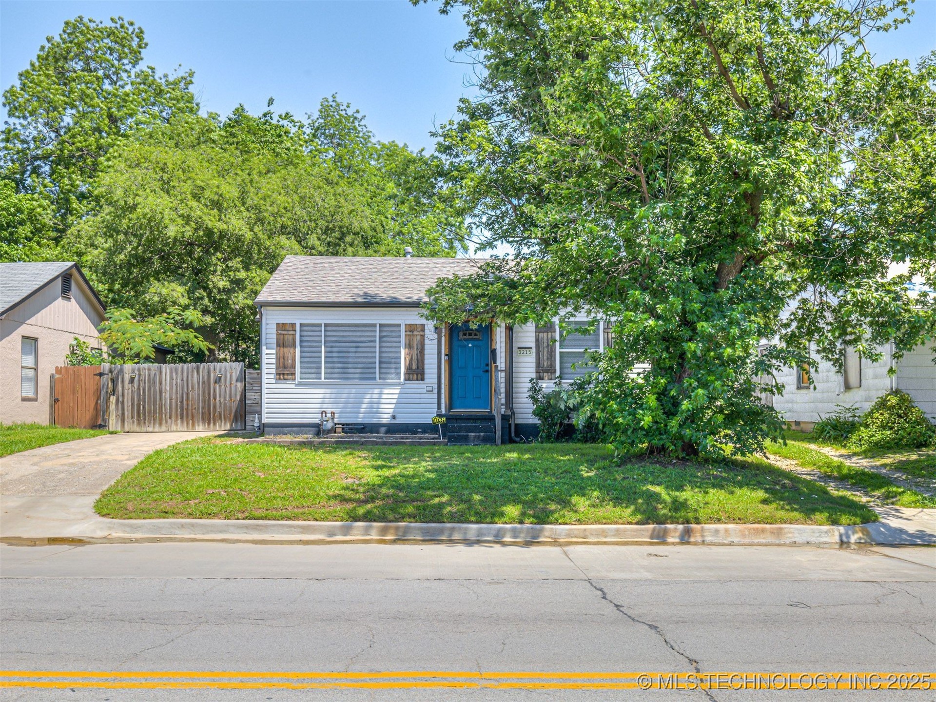 3215 W 41st Street Property Photo