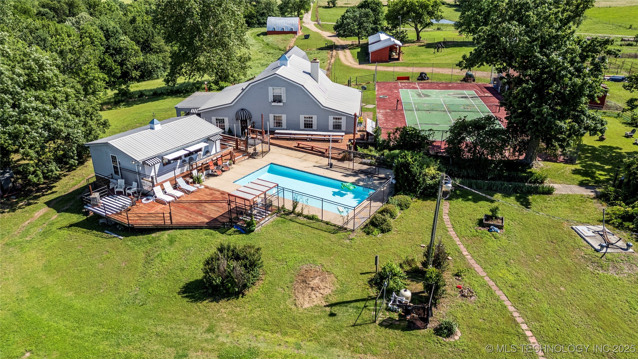 168 Murray Lane Property Photo 4