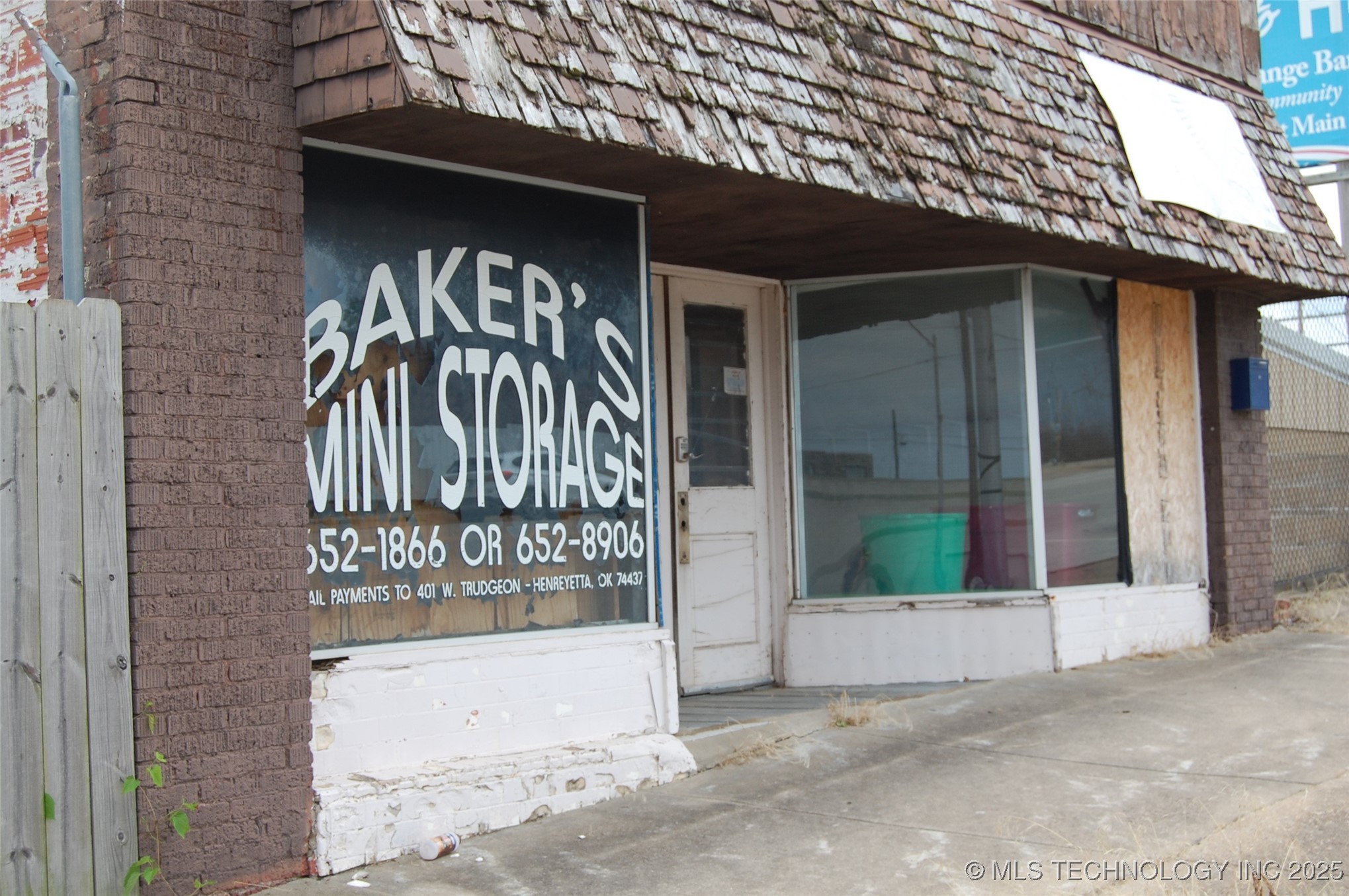 209 W Main Street Property Photo