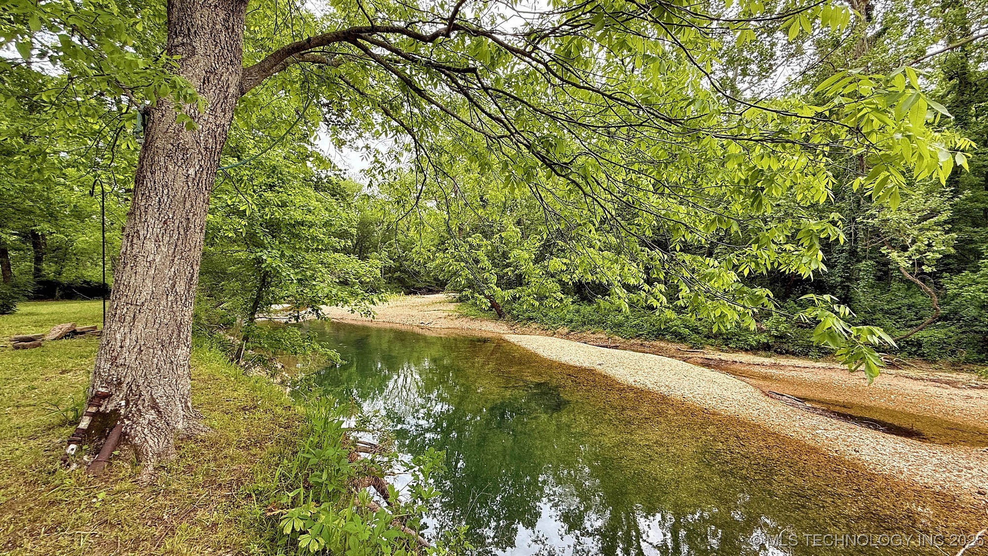 1882 N 556 Road Property Photo