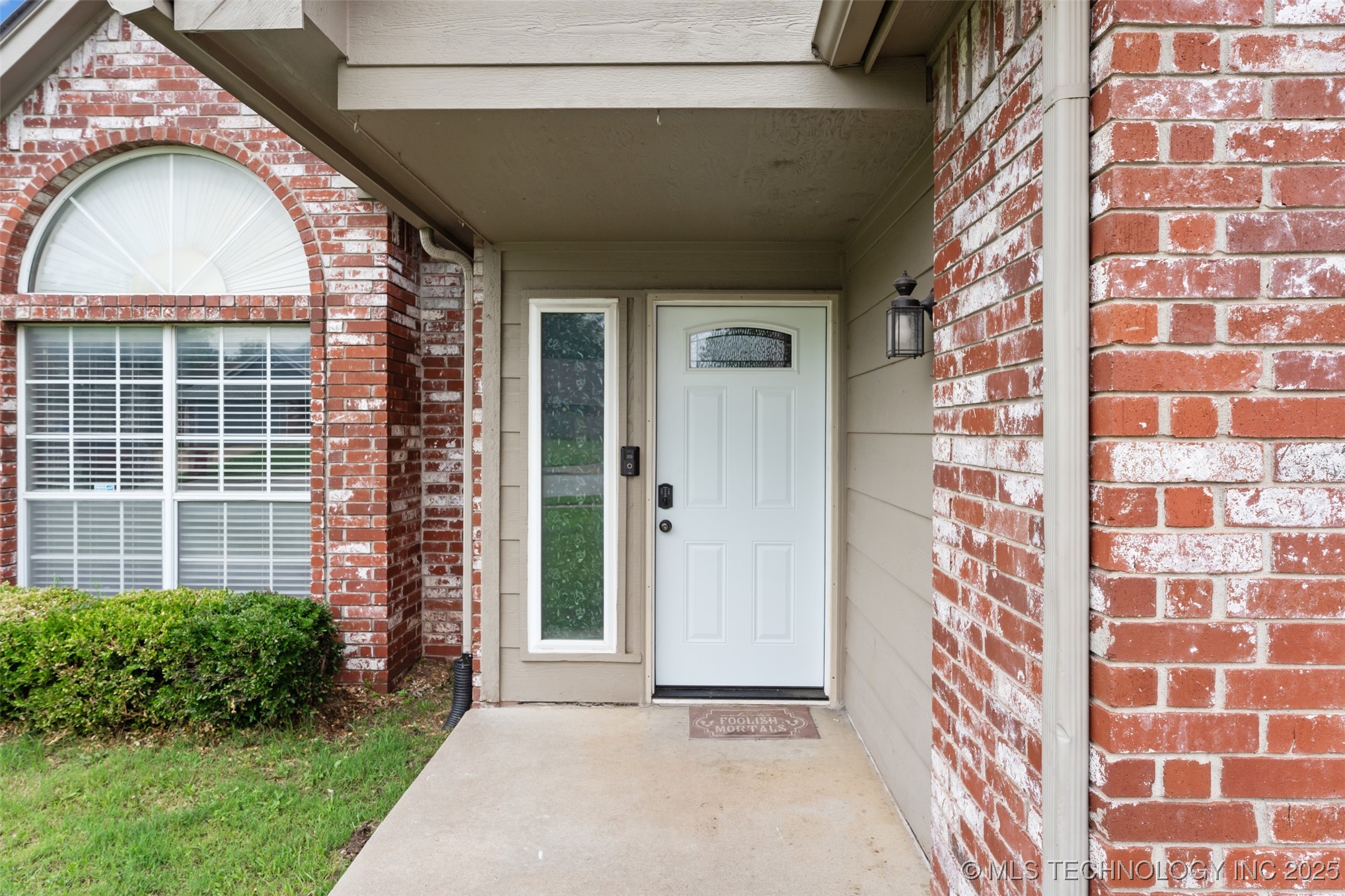 1802 S Fir Place Property Photo 3