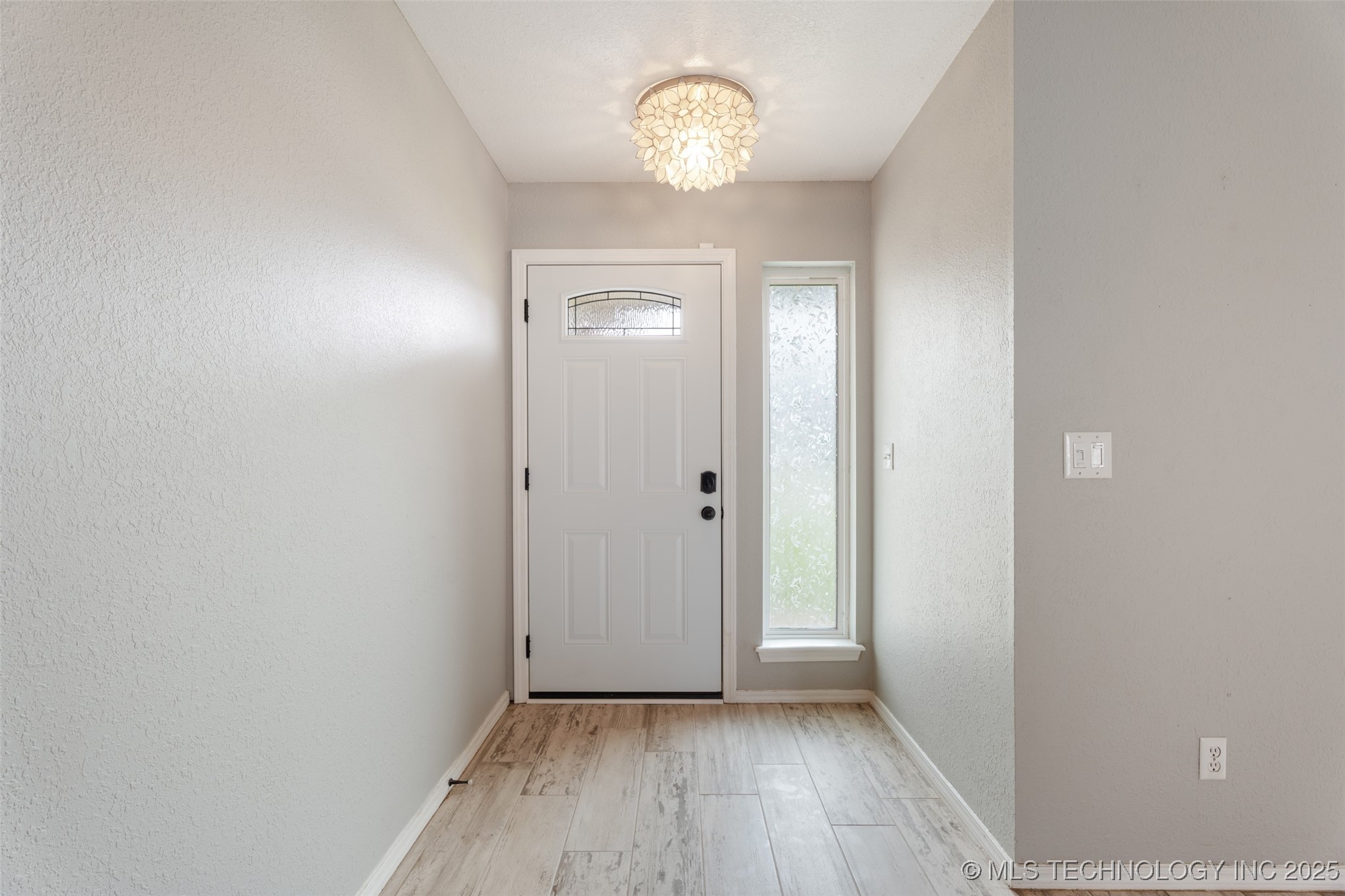 1802 S Fir Place Property Photo 4