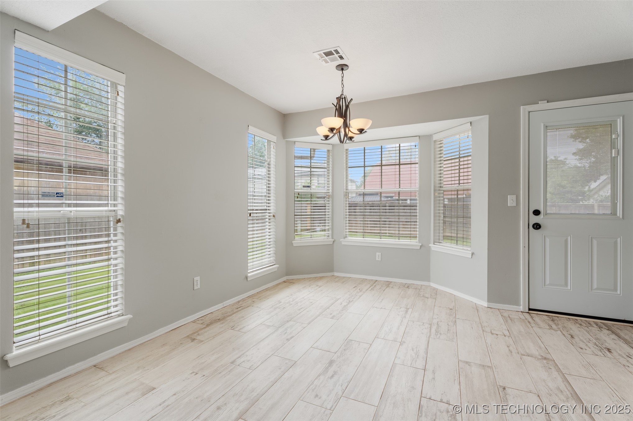 1802 S Fir Place Property Photo 8