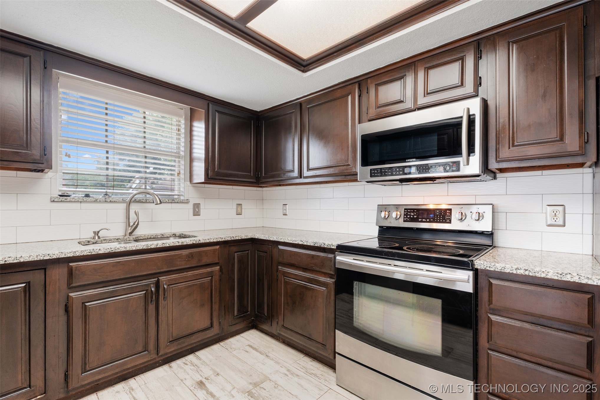 1802 S Fir Place Property Photo 12