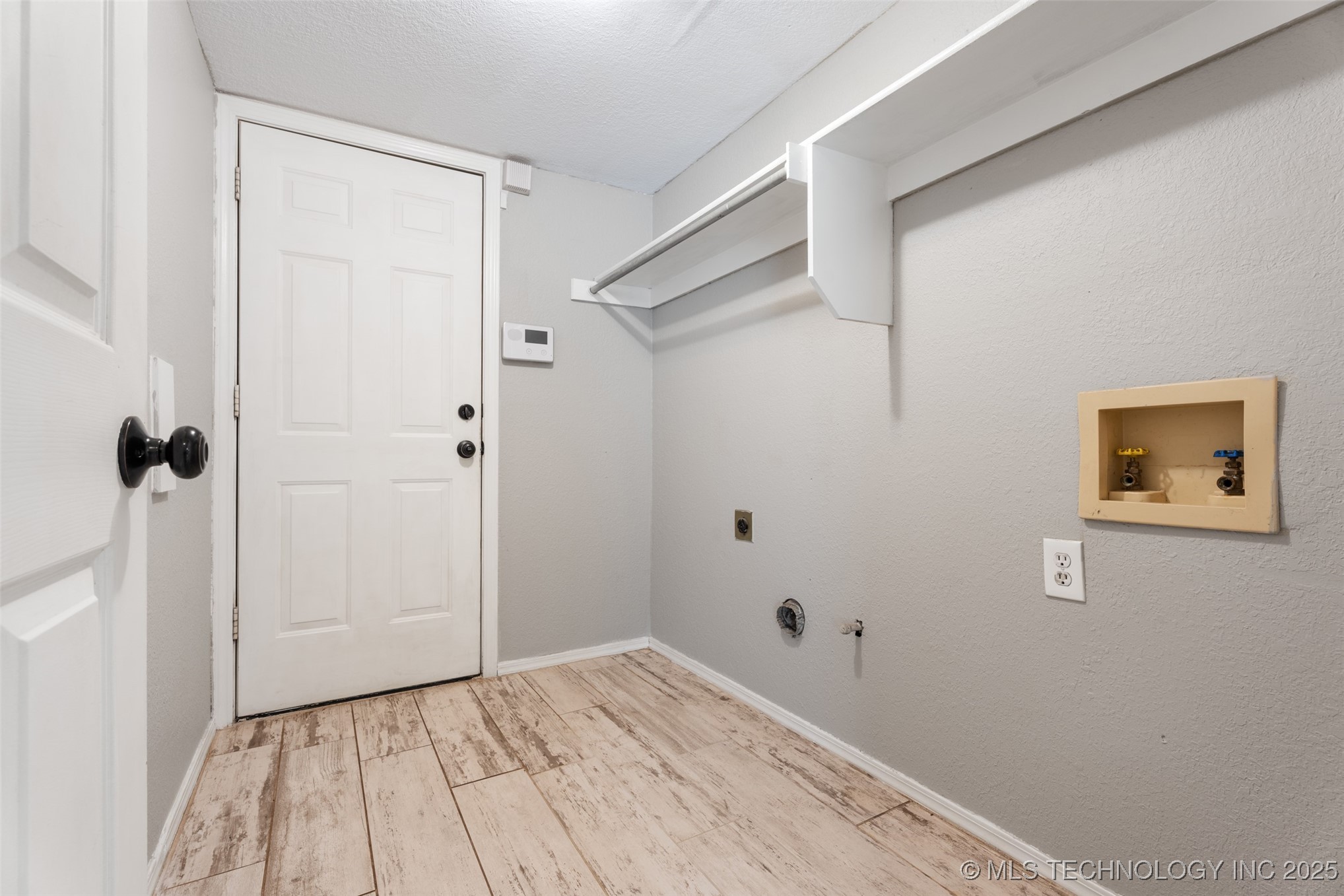 1802 S Fir Place Property Photo 18