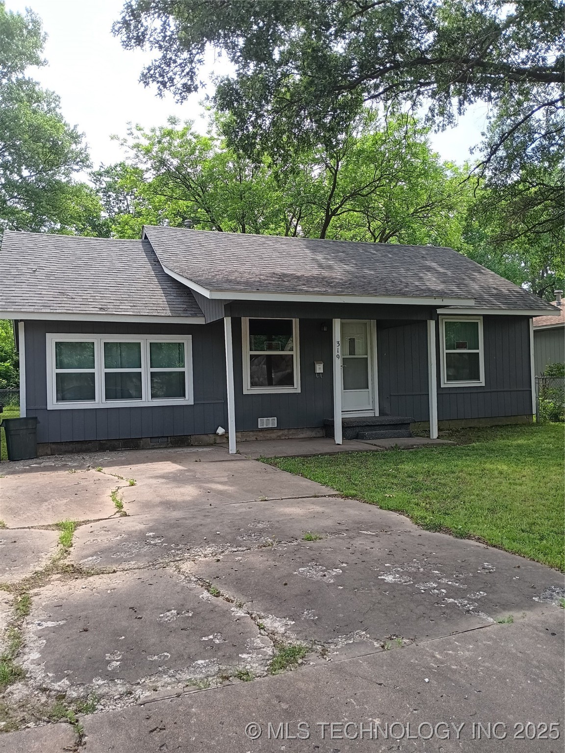 319 N Coo-Y-Yah Street N Property Photo 1