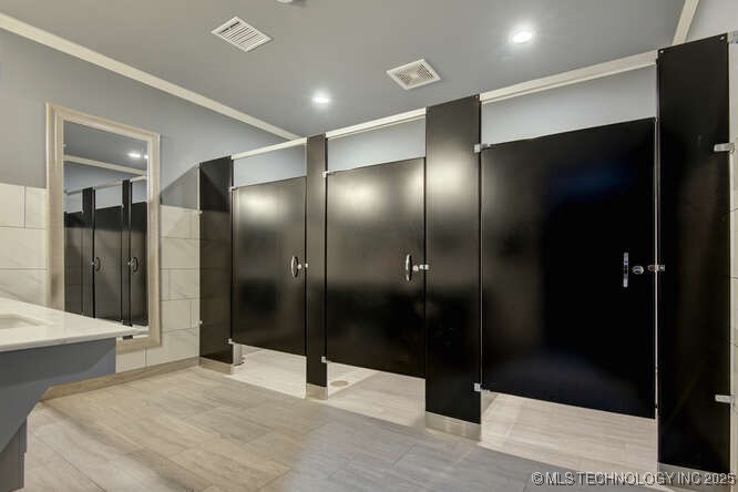 11160 S 225th East Avenue Property Photo 27