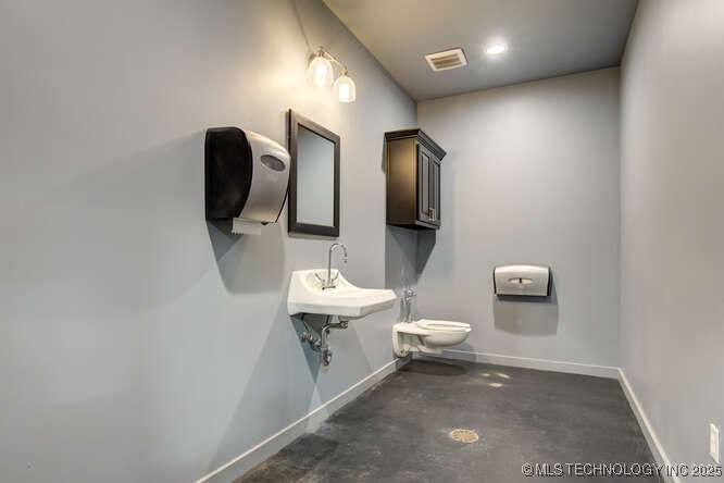 11160 S 225th East Avenue Property Photo 33