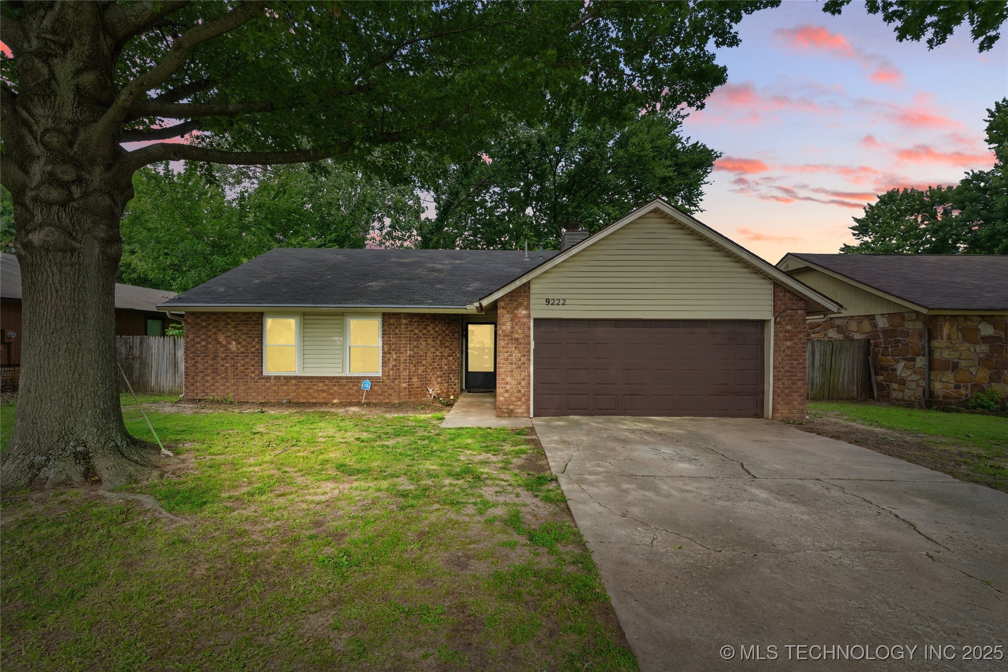 9222 S 92nd East Avenue Property Photo 1