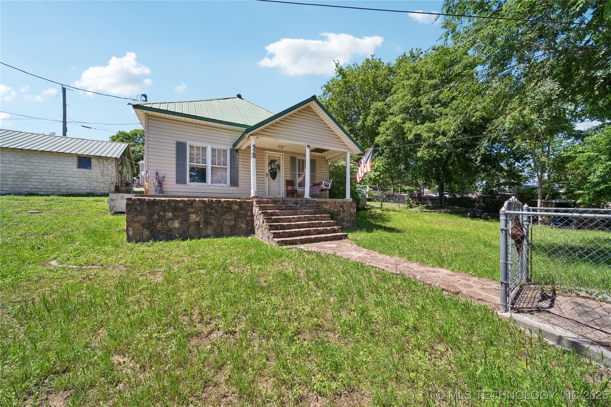 528 S Muskogee Property Photo 2