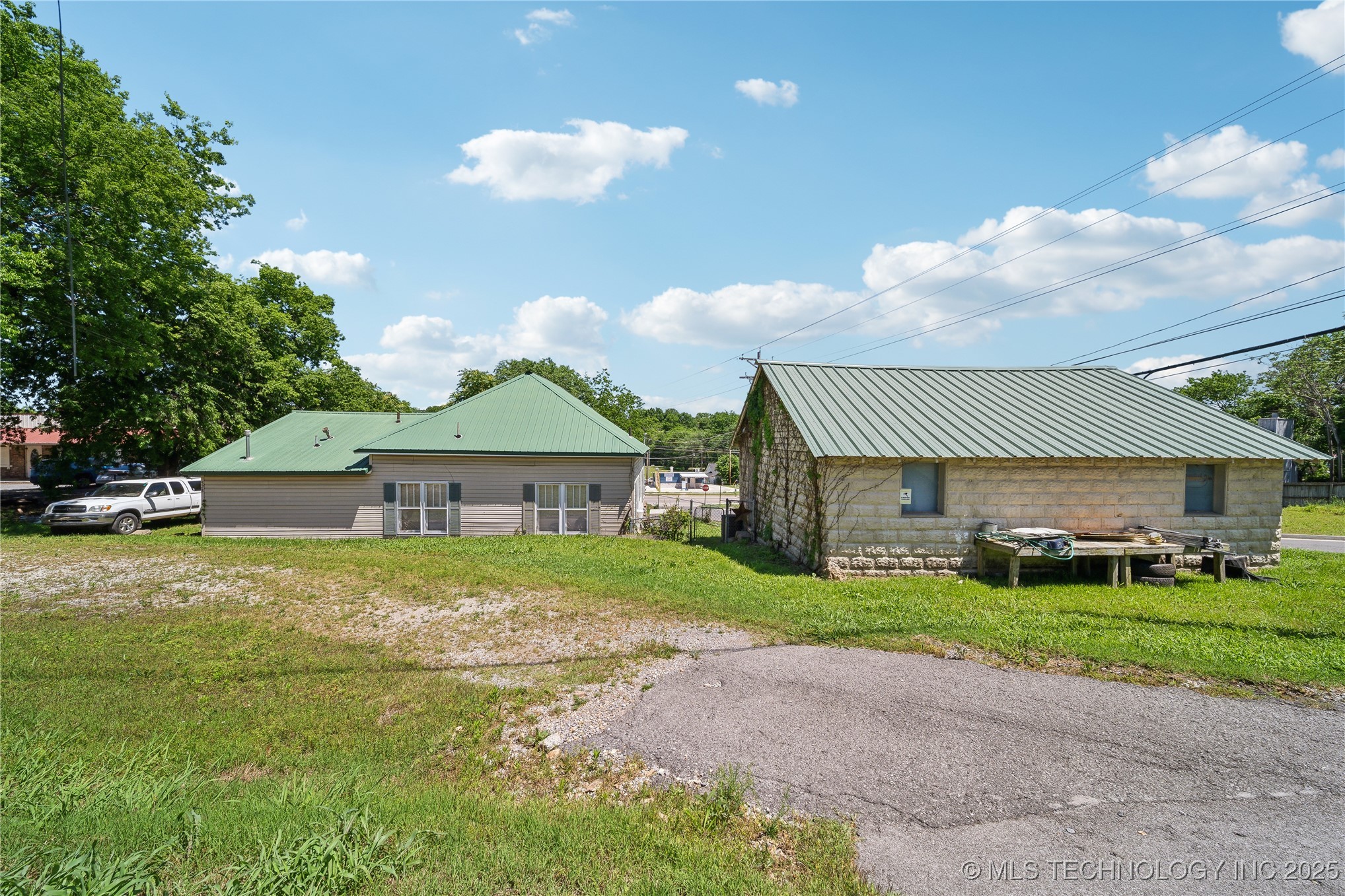 528 S Muskogee Property Photo 23