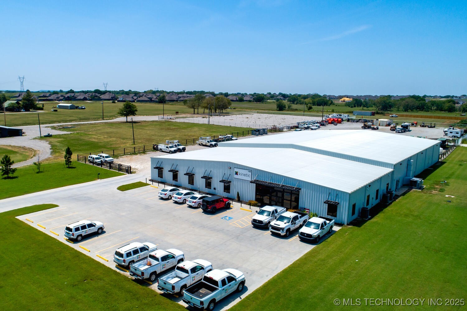 11200 S 225th East Avenue Property Photo 4