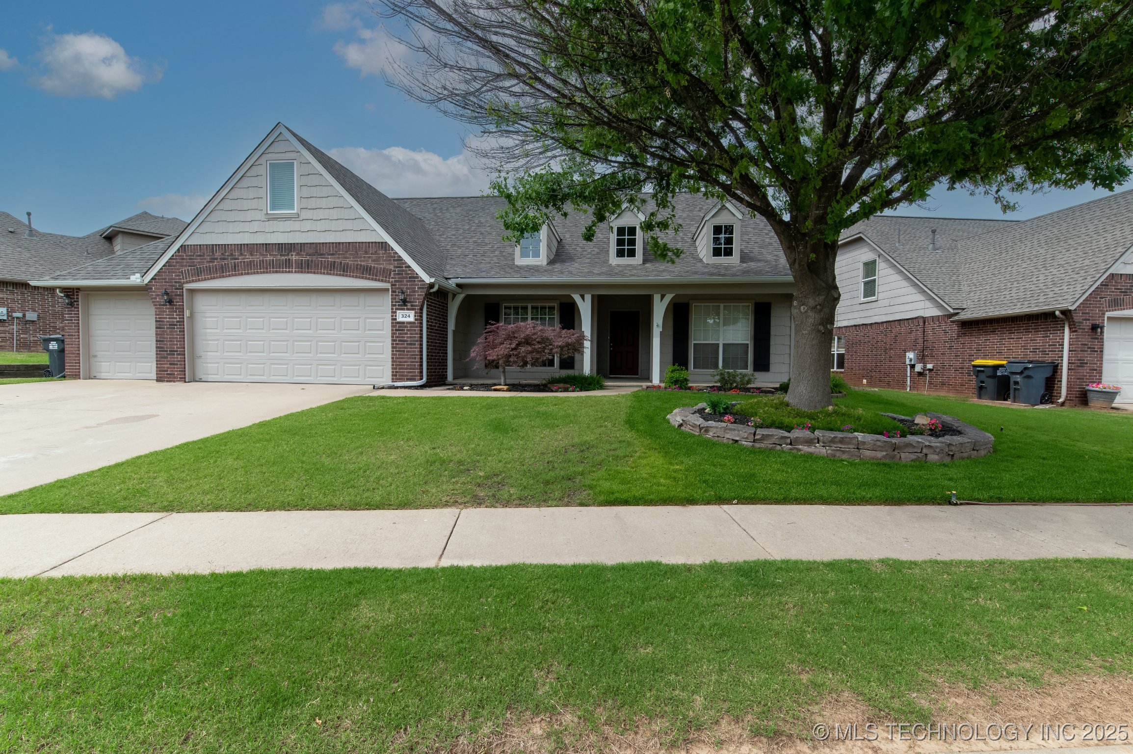 324 E 125th Place S Property Photo 1