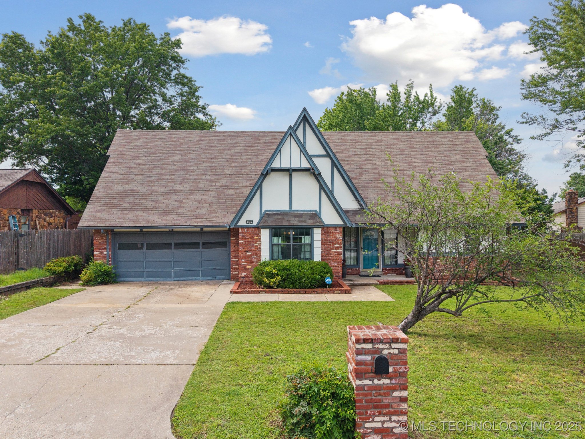 11029 E 66th Street Property Photo 1