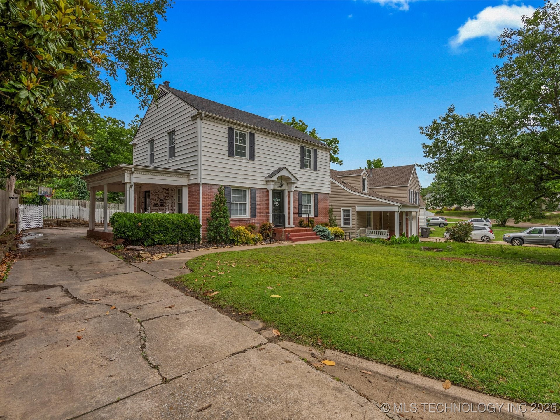 1629 Dewey Avenue Property Photo 3