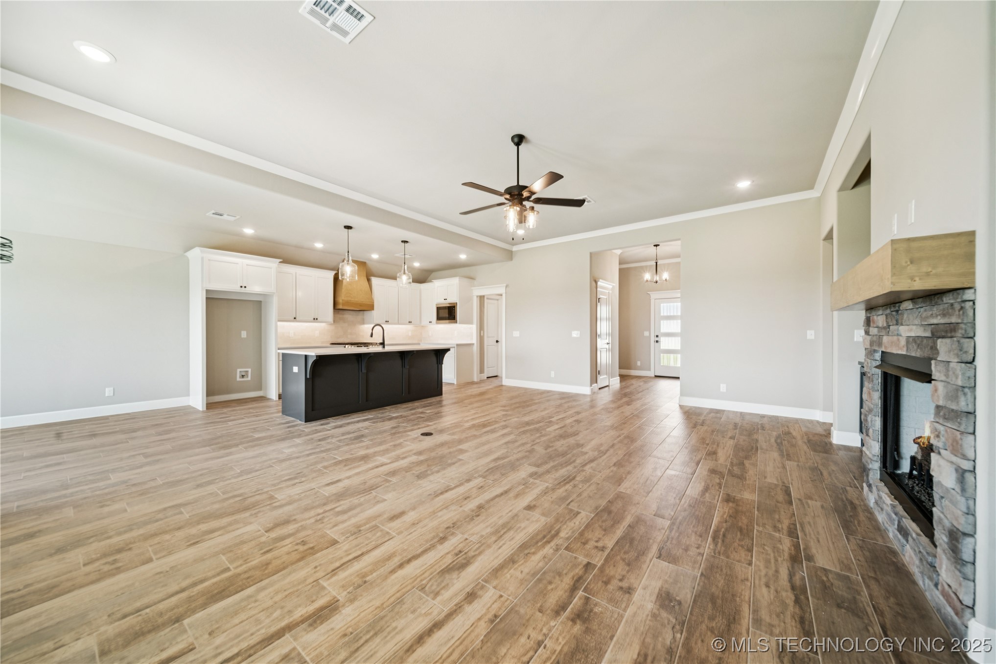 14129 N 54th East Avenue Property Photo 8