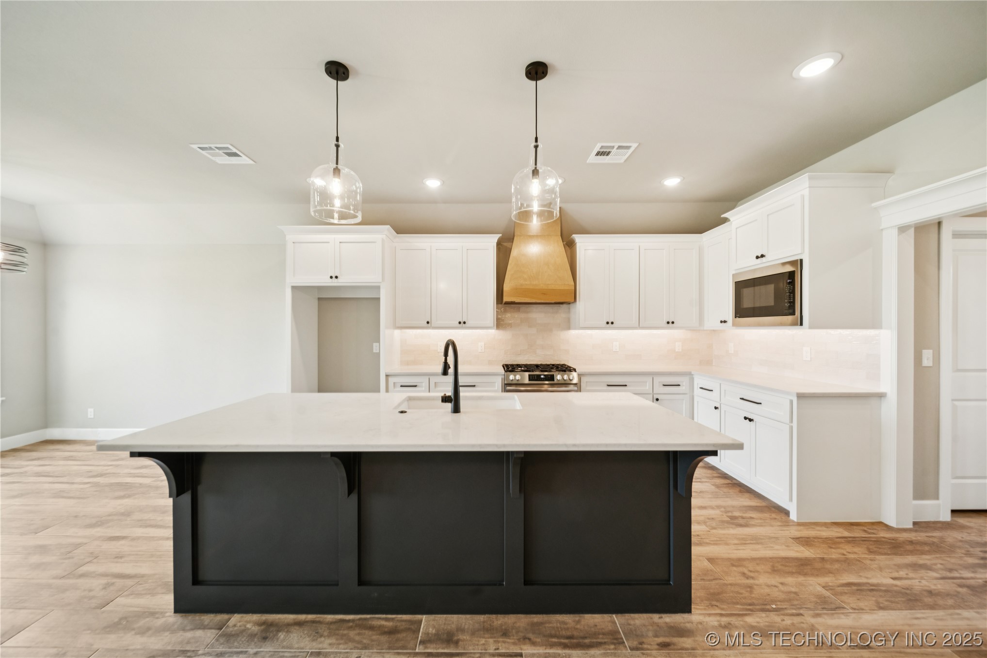 14129 N 54th East Avenue Property Photo 13