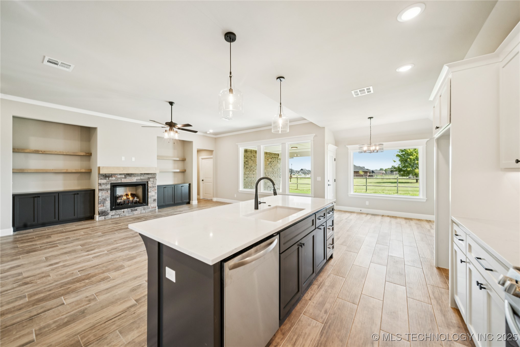 14129 N 54th East Avenue Property Photo 15