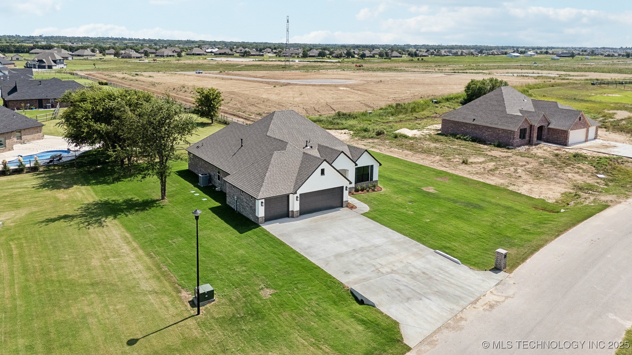 14129 N 54th East Avenue Property Photo 34