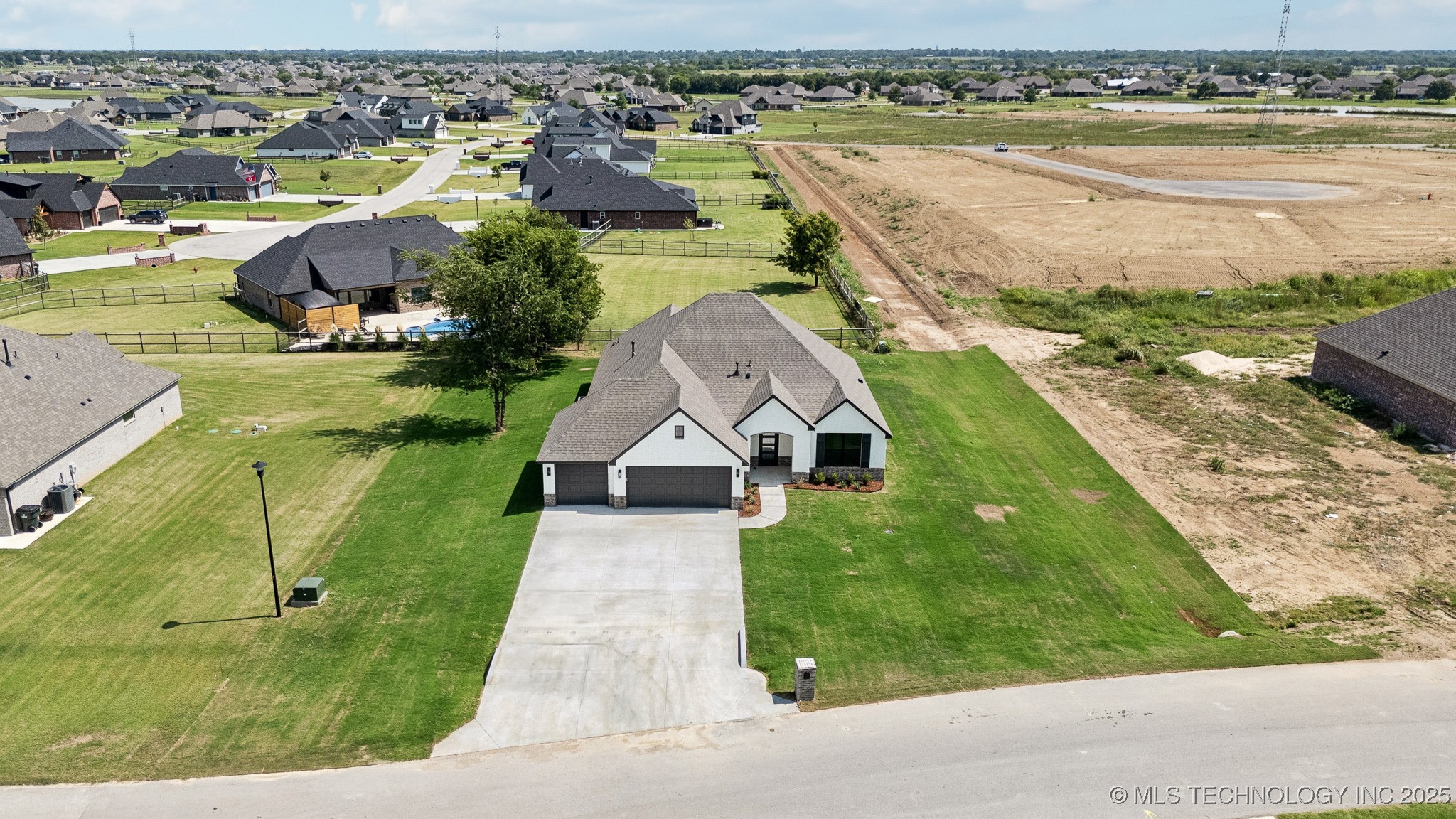 14129 N 54th East Avenue Property Photo 35