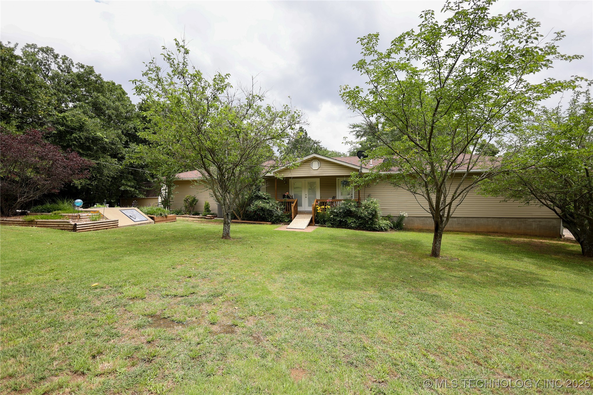 2453 Sioux Drive Property Photo 1