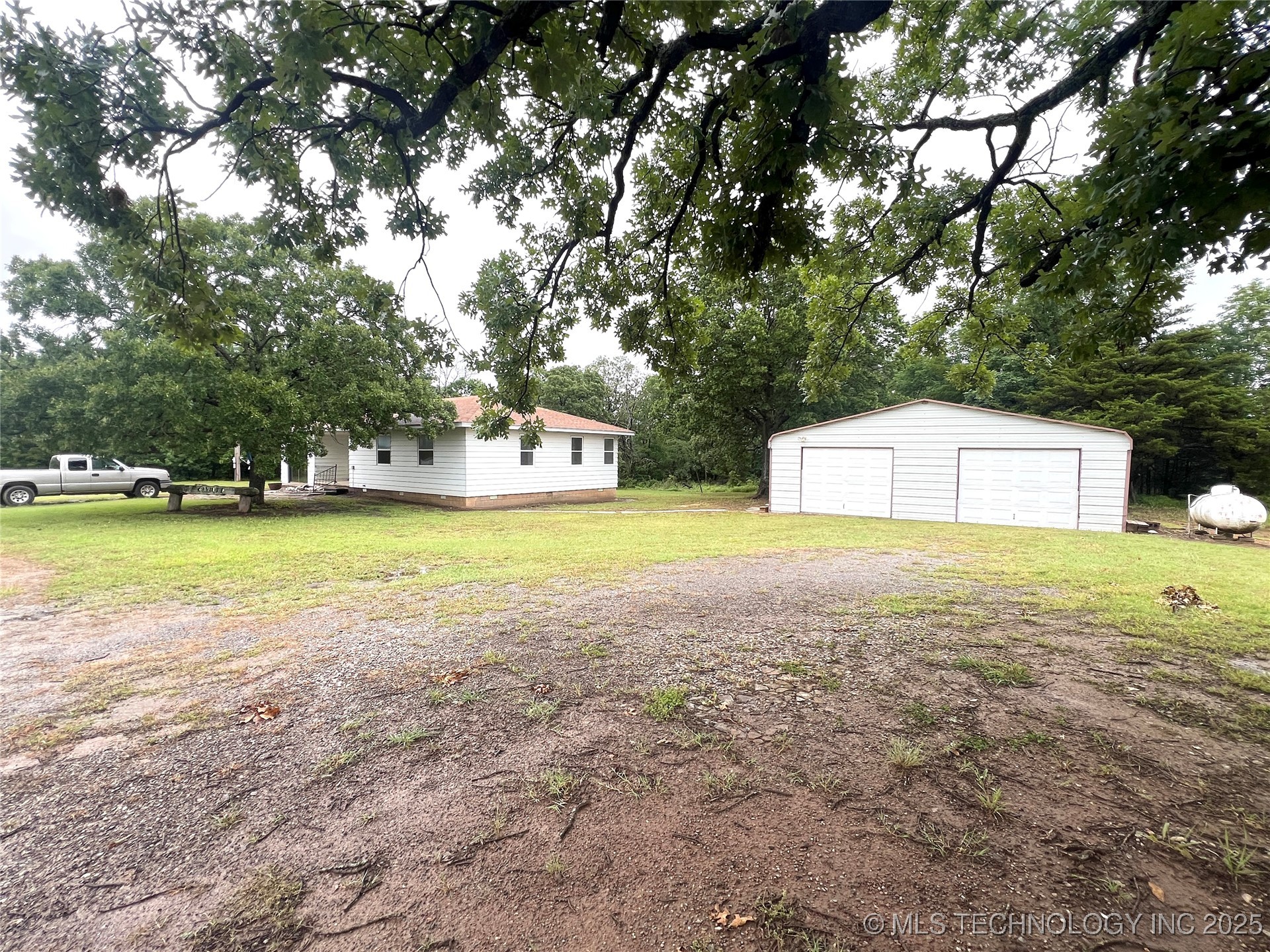 1520 N 4 Corners Road Property Photo 1