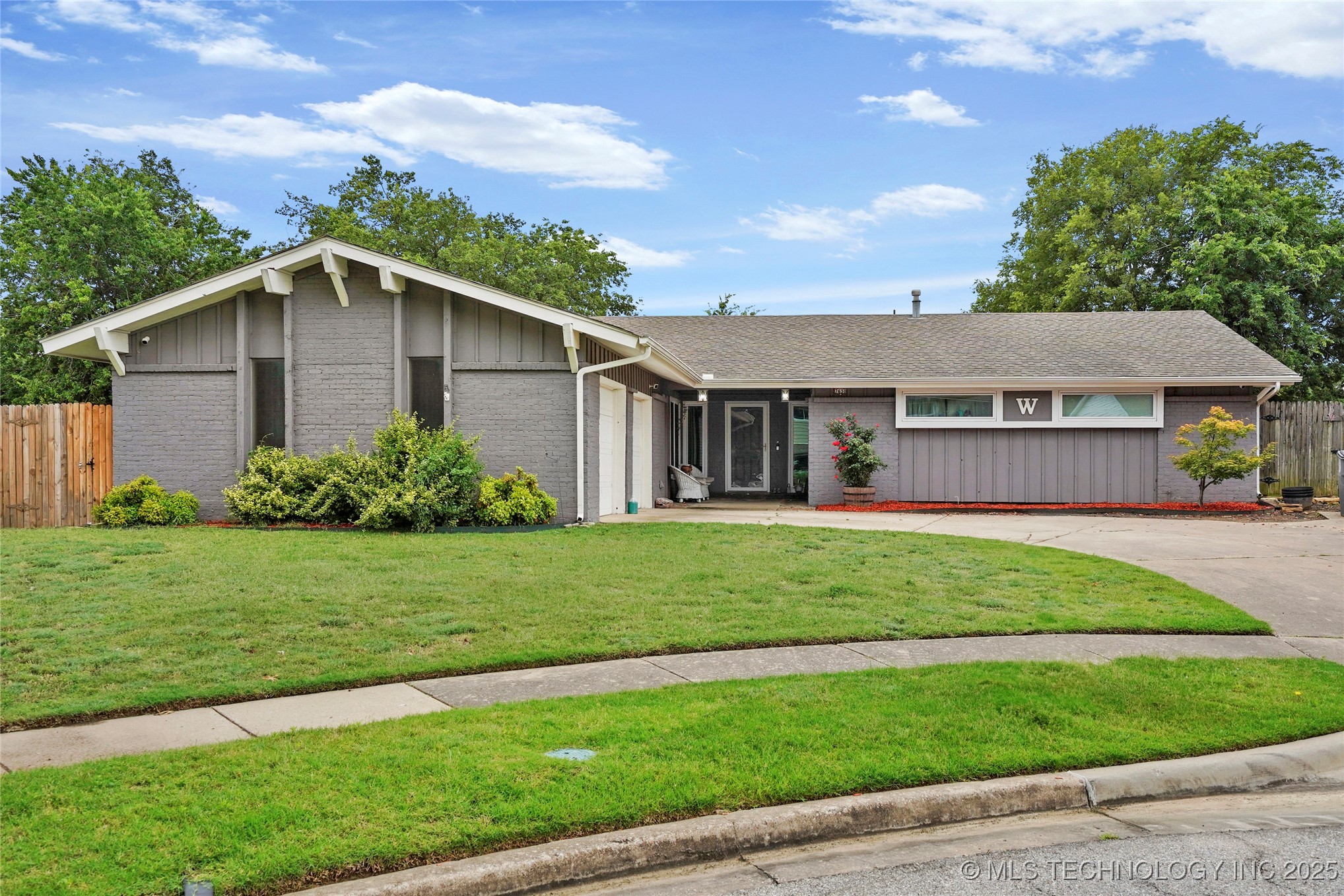 7630 E 54th Place Property Photo 1