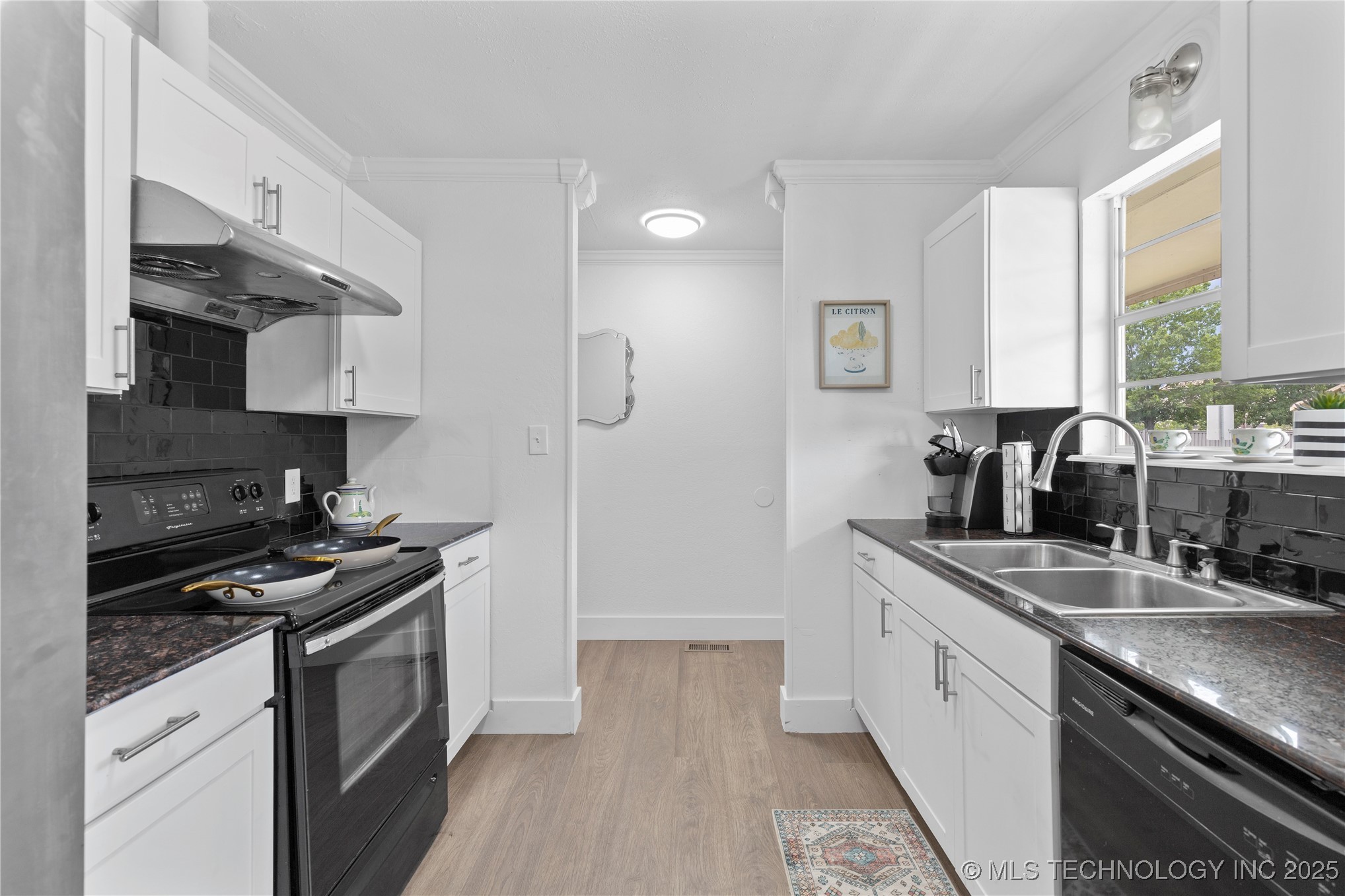 502 E D Street Property Photo 9