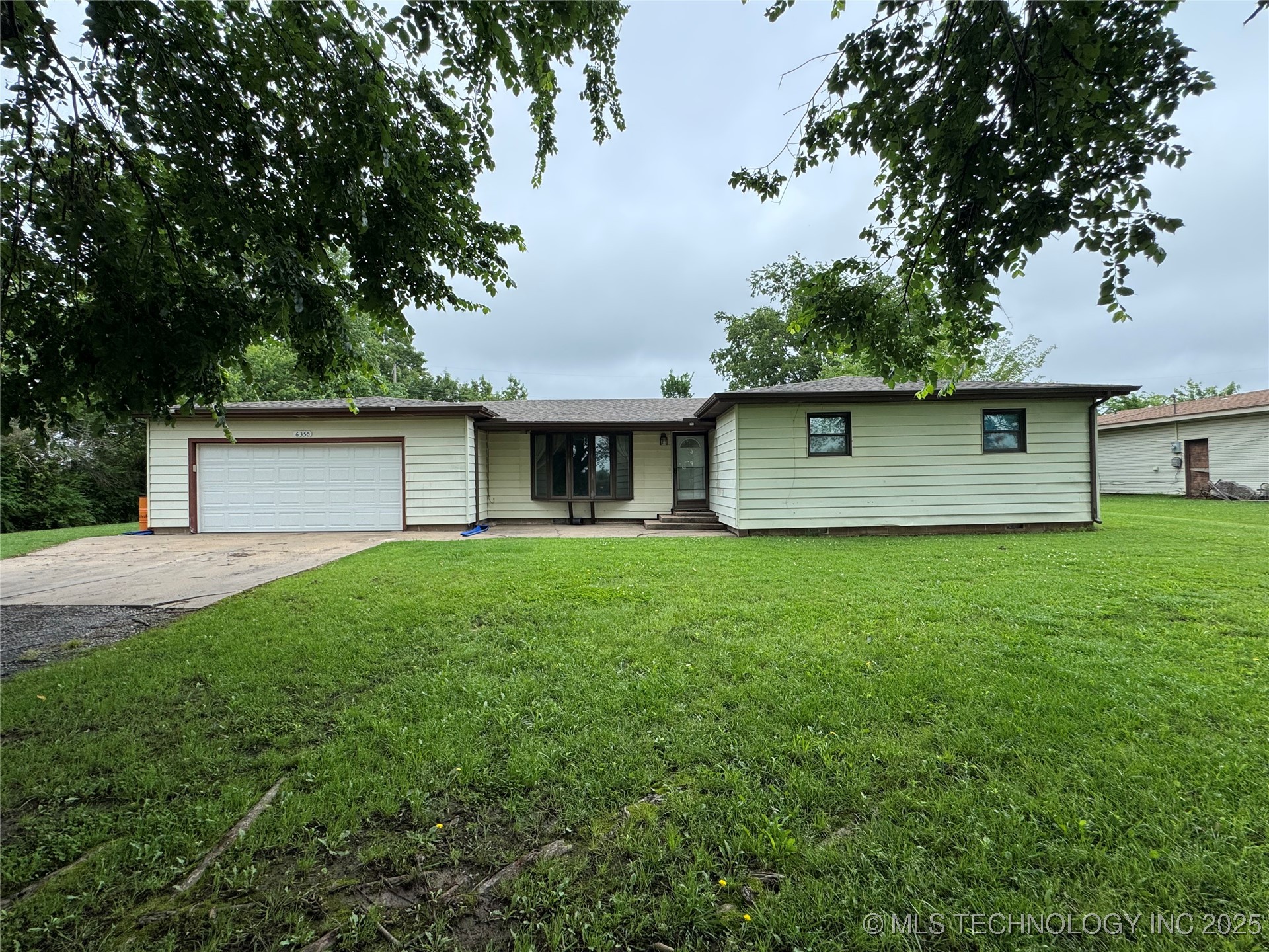 6350 Border Avenue Property Photo 1