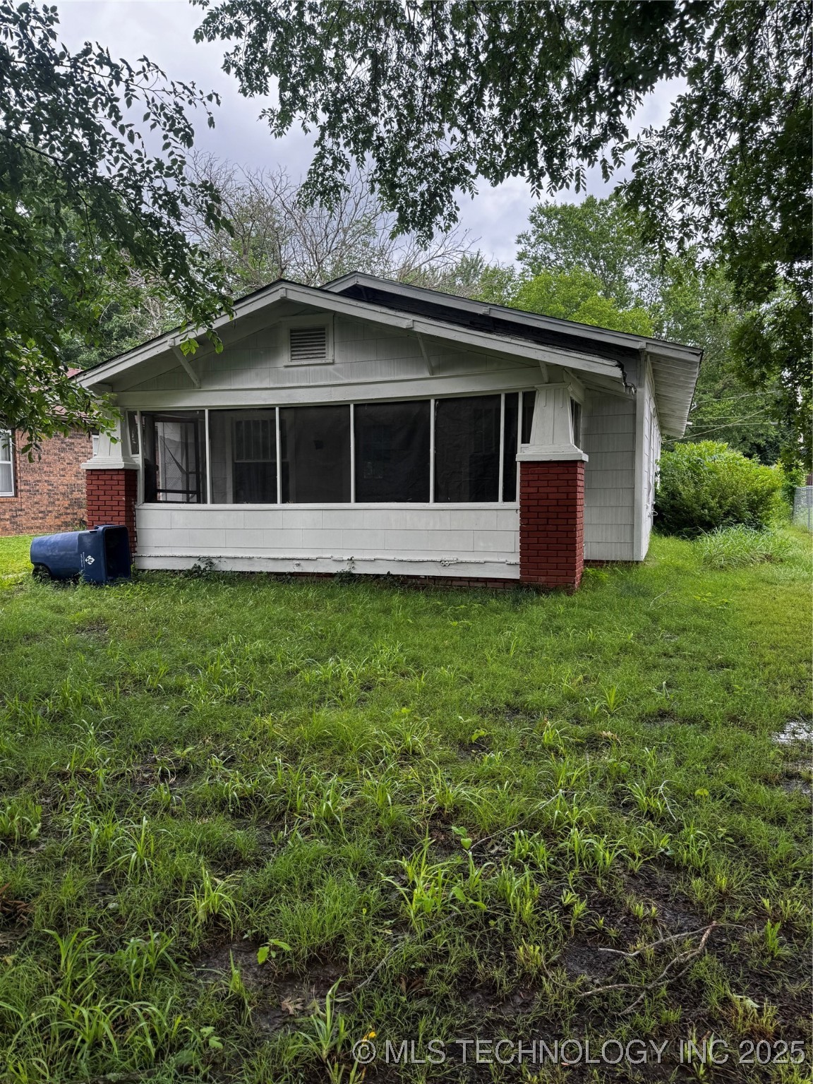 518 S Wood Avenue Property Photo 1