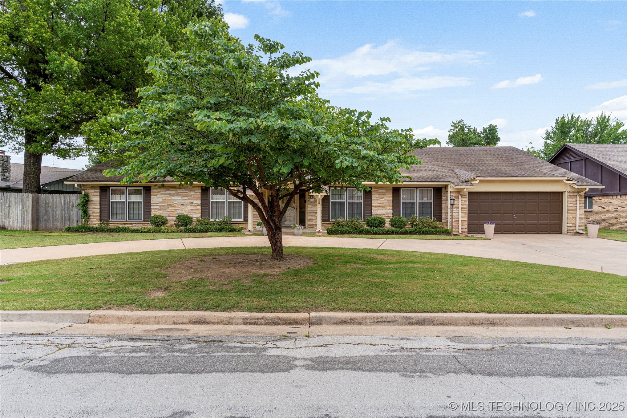 6116 E 49th Street Property Photo 1