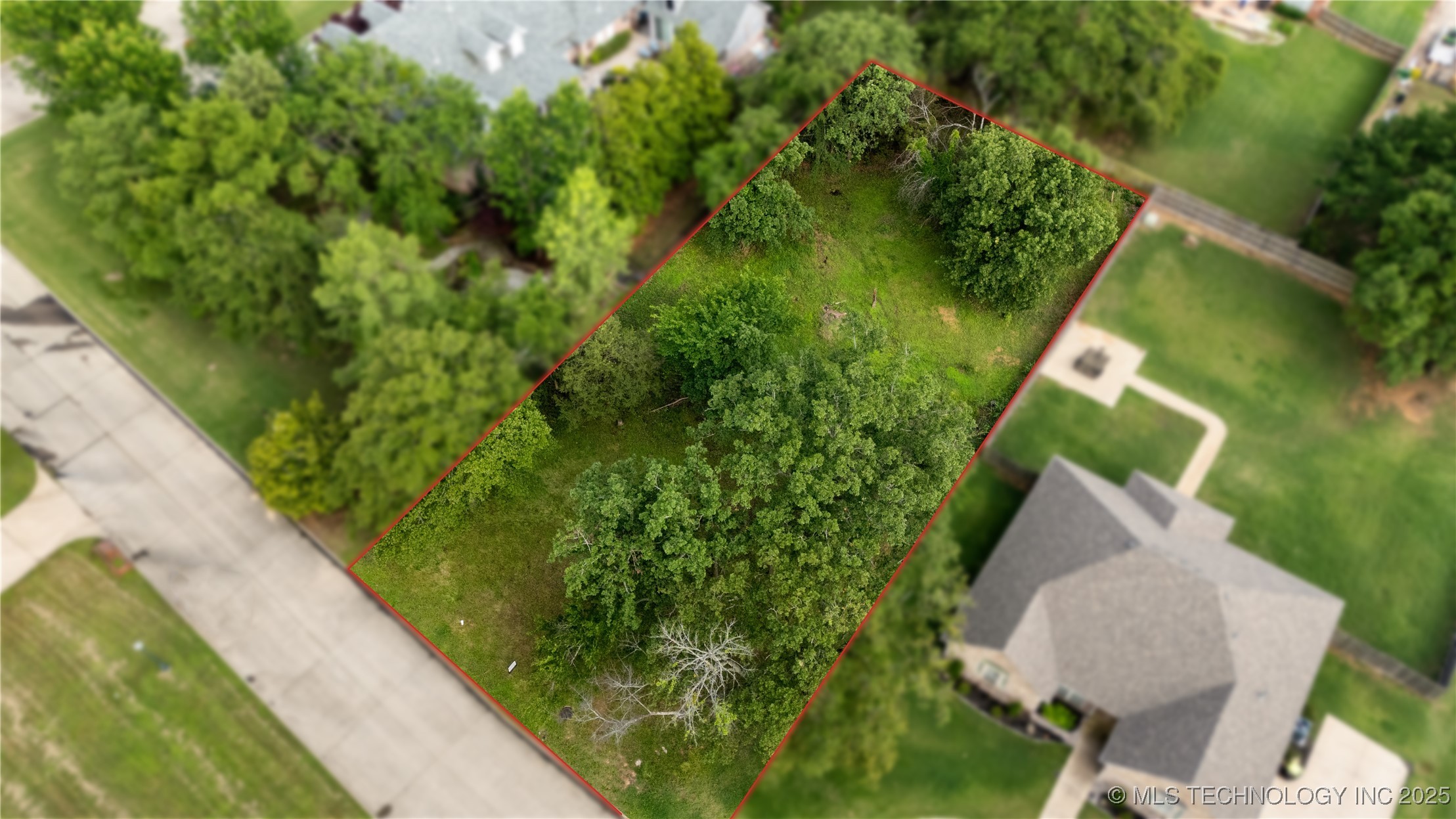 1925 Muirfield Property Photo 1