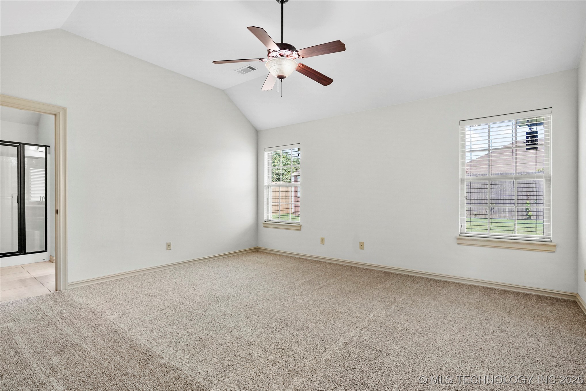 400 E Fargo Street Property Photo 12