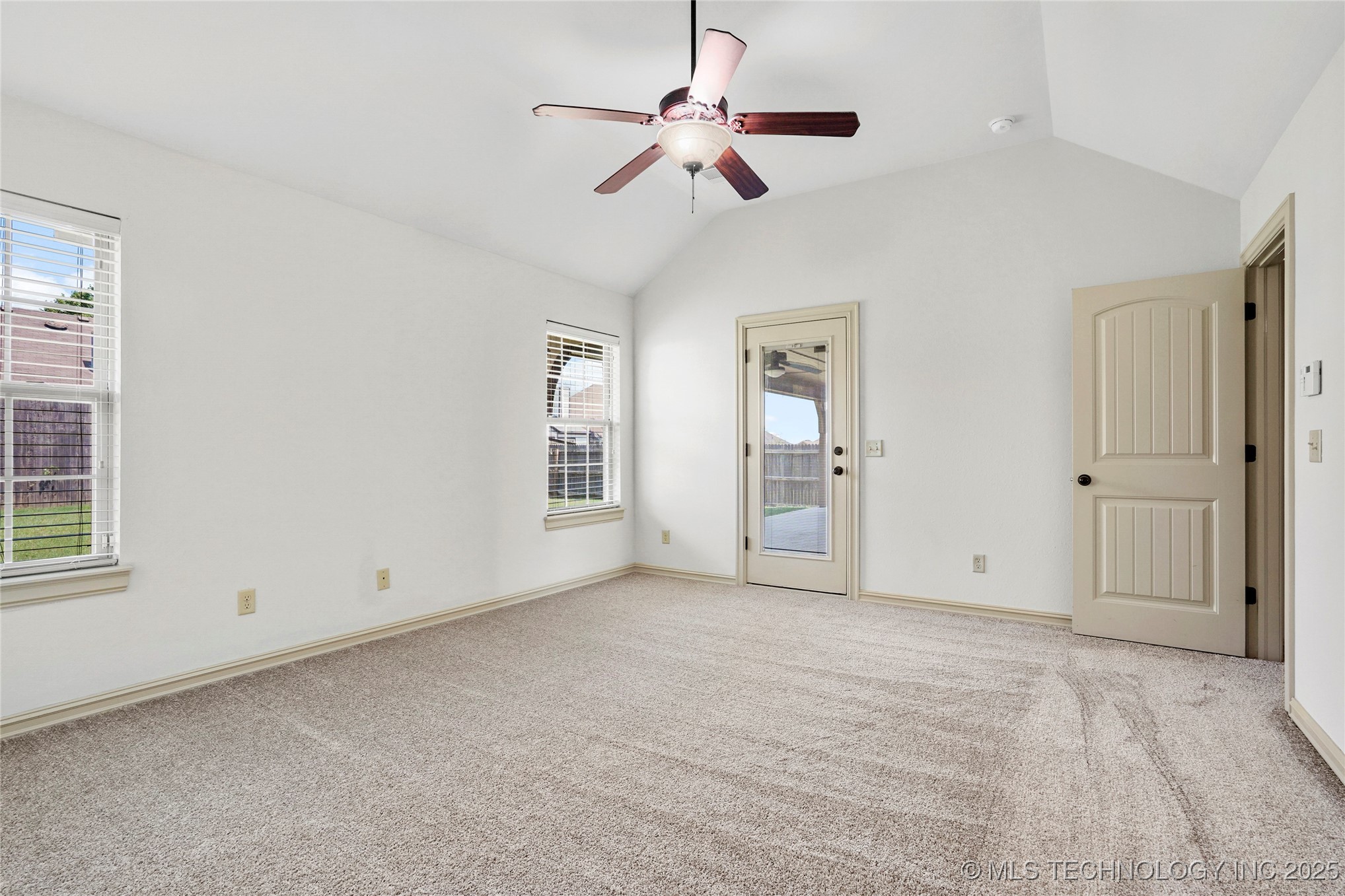 400 E Fargo Street Property Photo 13